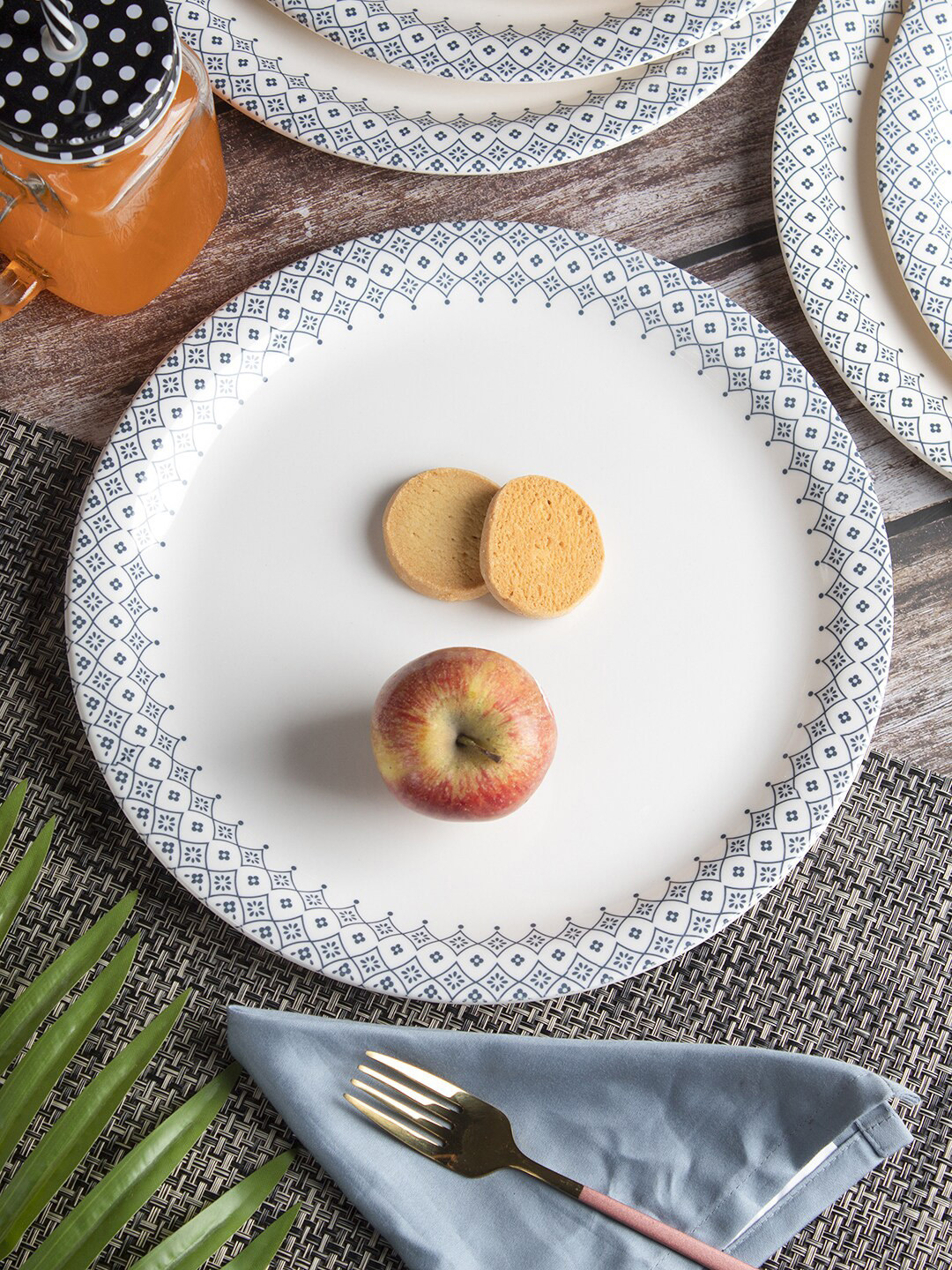 MARKET99 White & Blue 6 Pieces Printed Melamine Glossy Plates