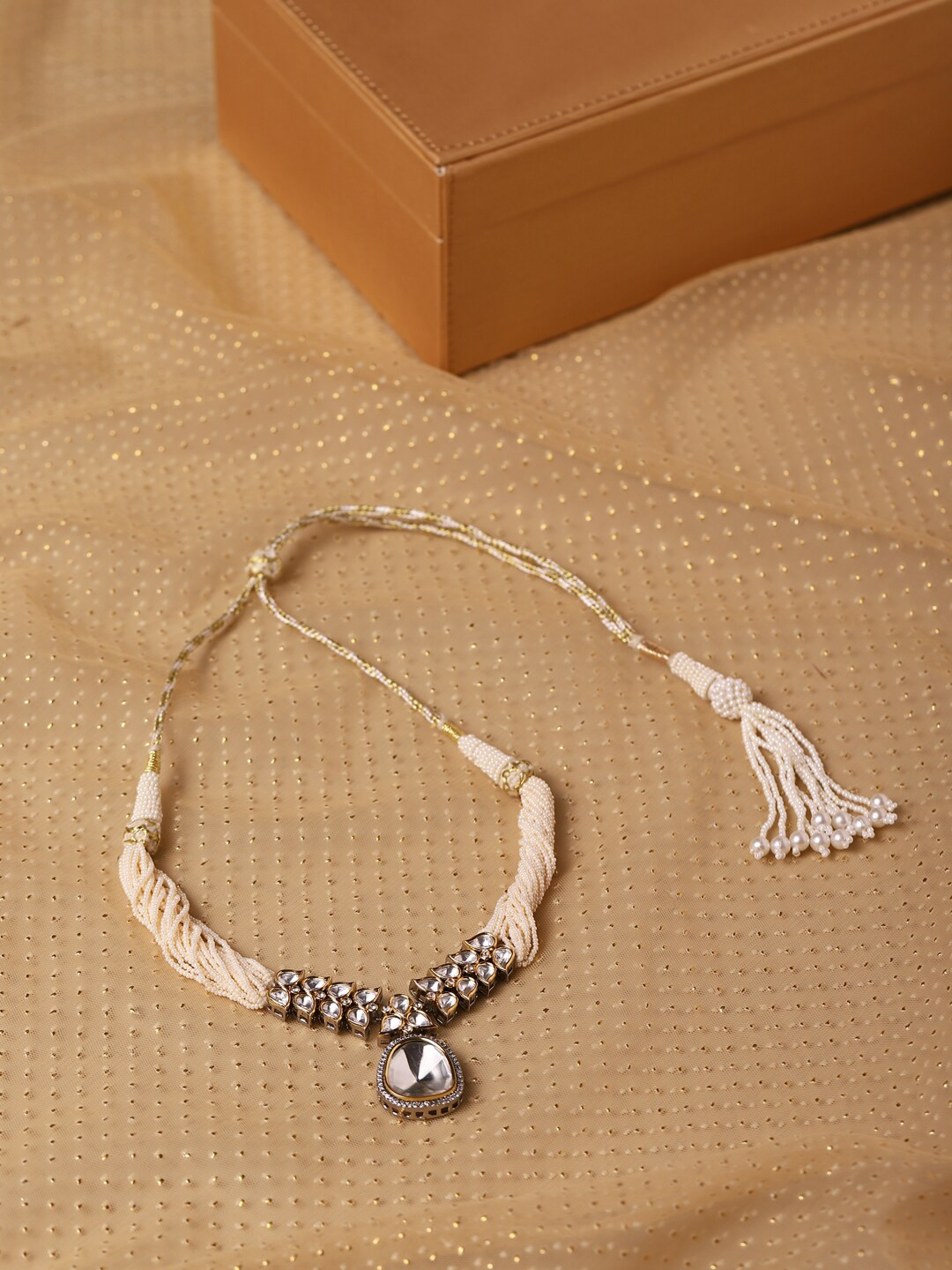 RITU SINGH White & Cream-Coloured Rhodium-Plated Kundan Neckpiece