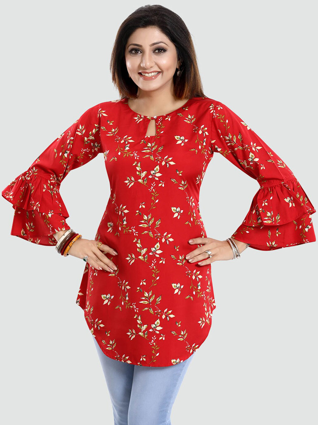 Saree Swarg Red & Green Floral Printed Bell Sleeves Tunic