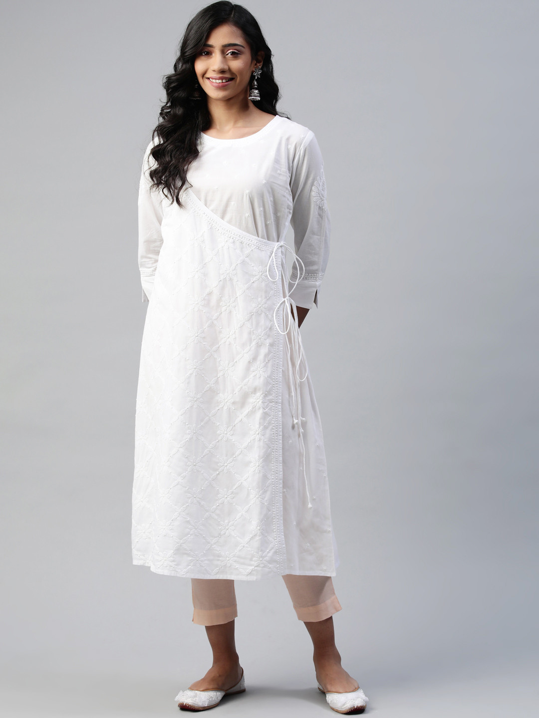 akheri Women White Ethnic Motifs Embroidered Cotton Chikankari Angrakha Kurta