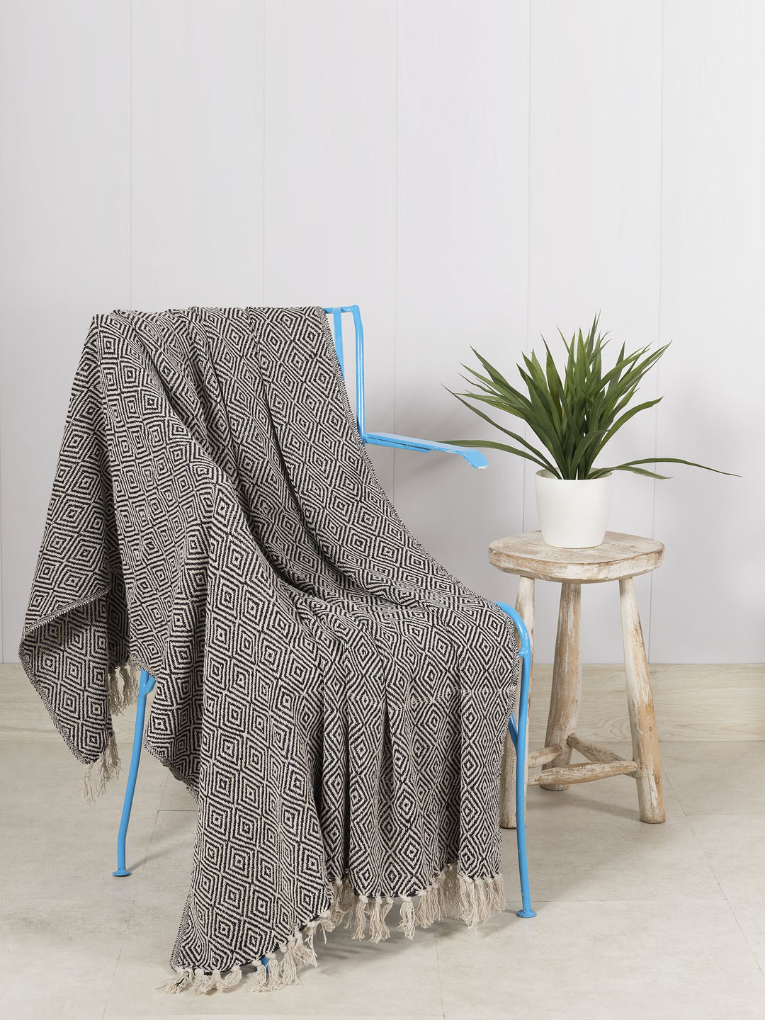 HANDICRAFT PALACE Black & Grey Printed Pure Cotton Knitted Throw