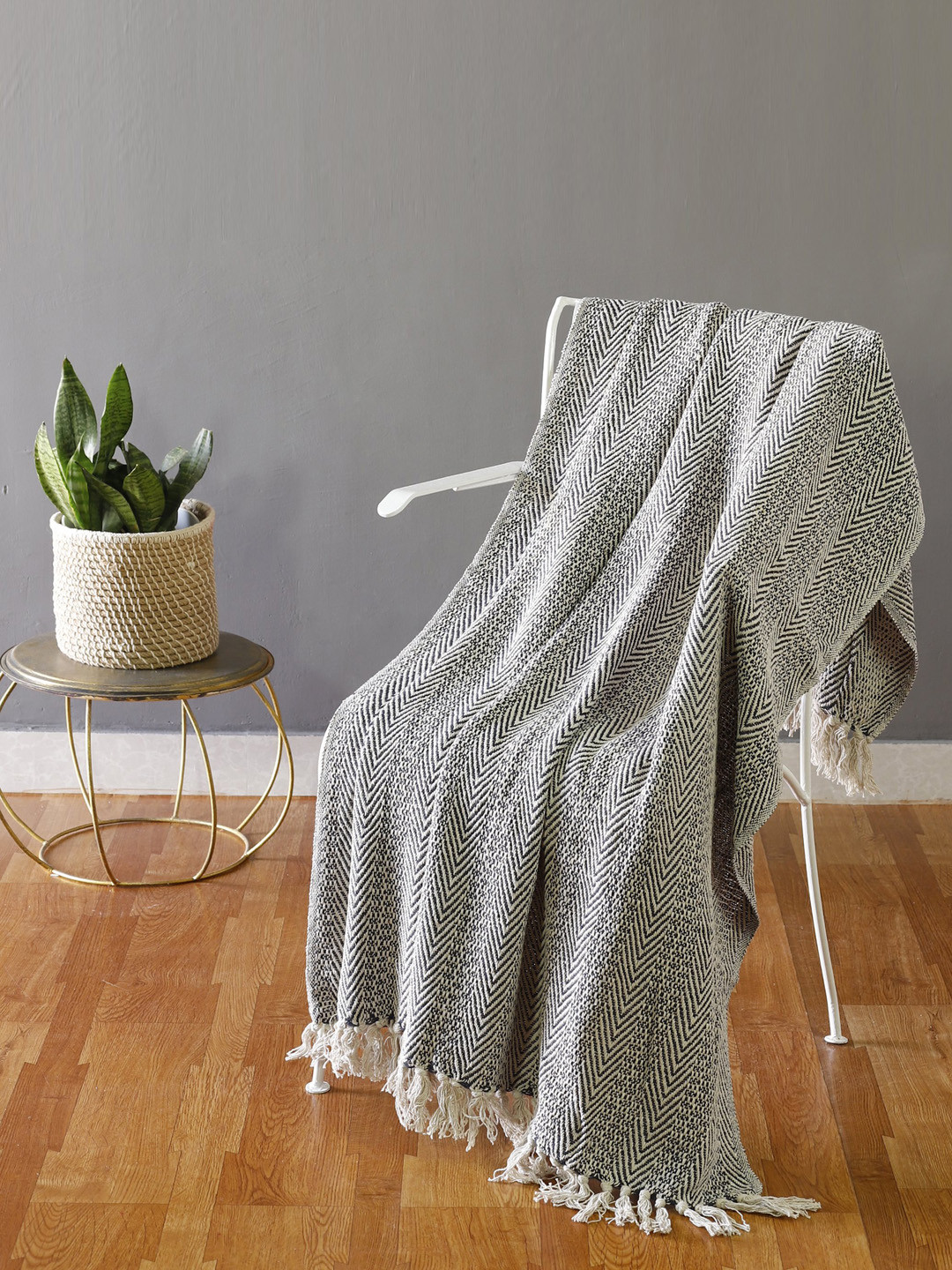 HANDICRAFT PALACE Black & White Self-Design Cotton Knitted Throw Blanket
