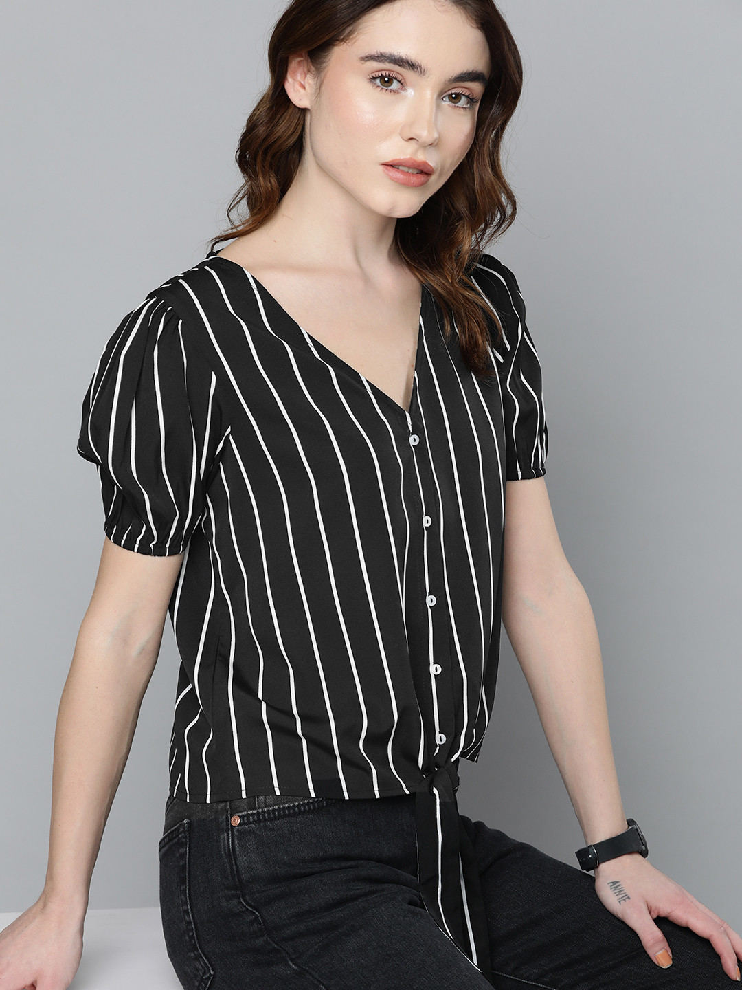 Harvard Black & White V-Neck Striped Top