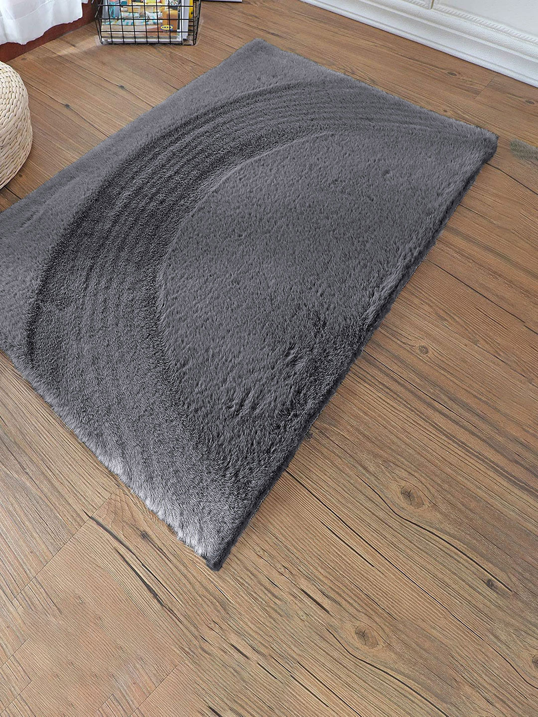 LUXEHOME INTERNATIONAL Grey Anti-Skid Rectangular Ultra Soft Ruffle Doormat