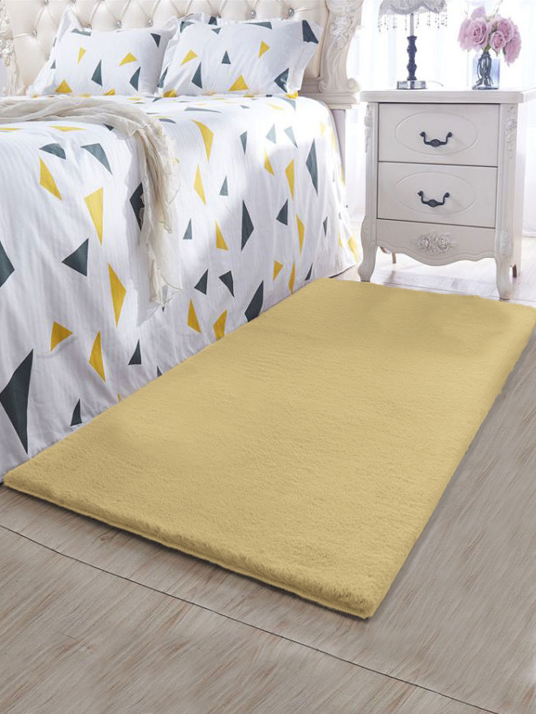 LUXEHOME INTERNATIONAL Gold Self Design 1800GSM Bed Runner