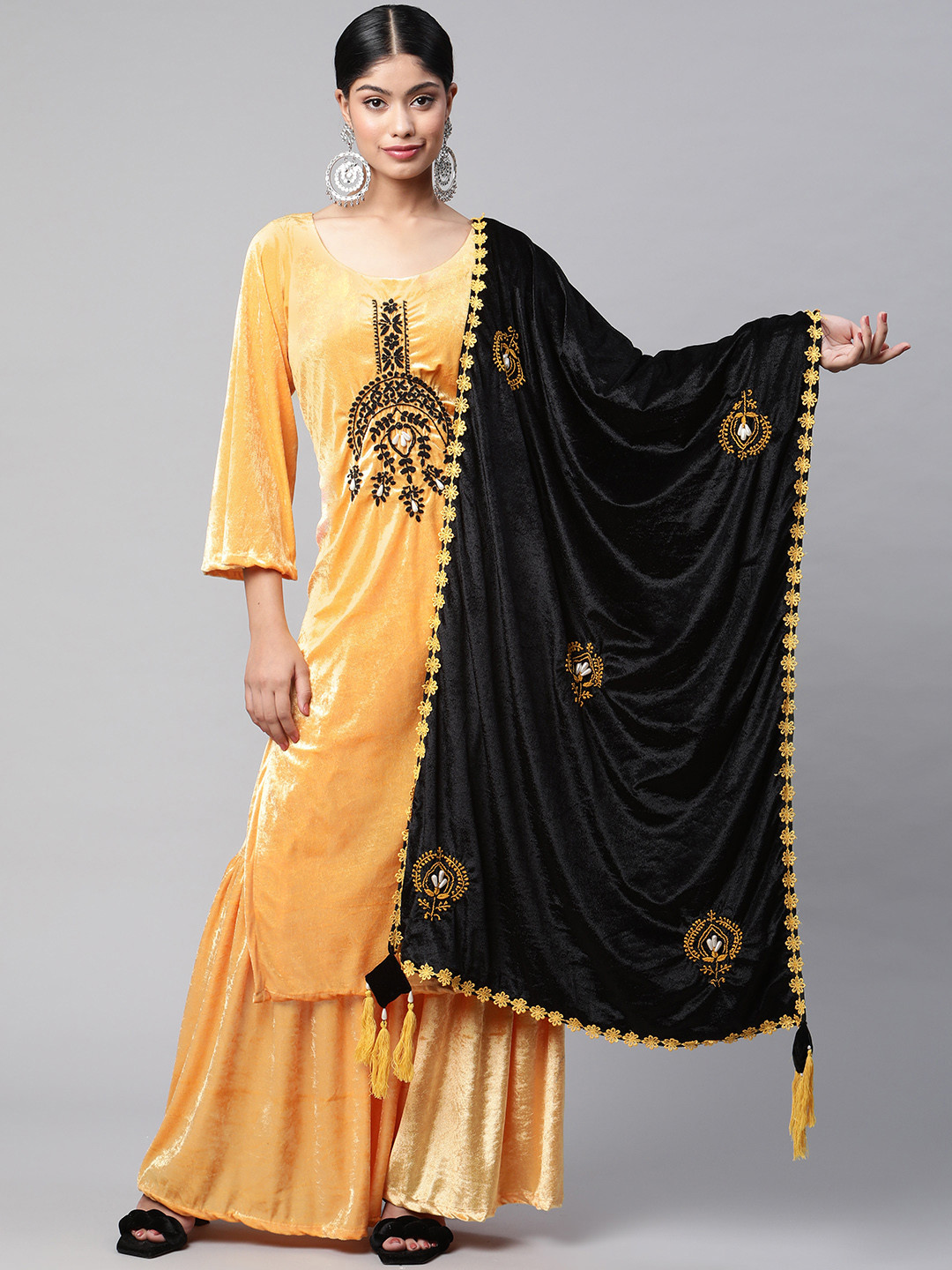 SHADES OF FAASHION Black Ethnic Motifs Chikankari Velvet Dupatta with Thread Work