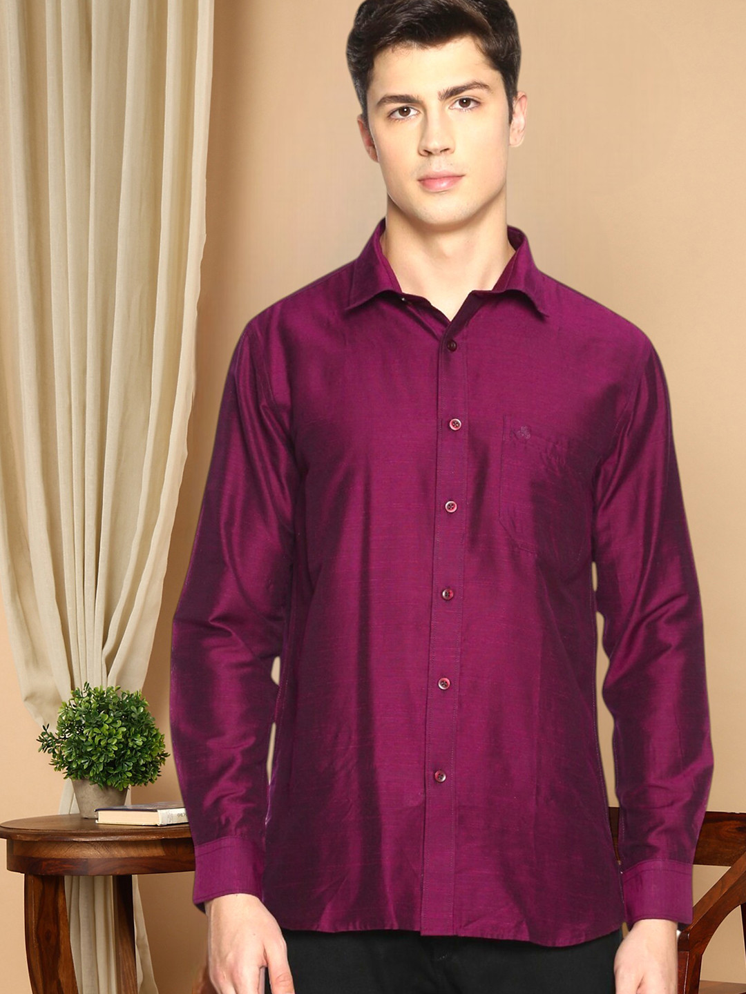 TATTVA Men Burgundy Casual Shirt