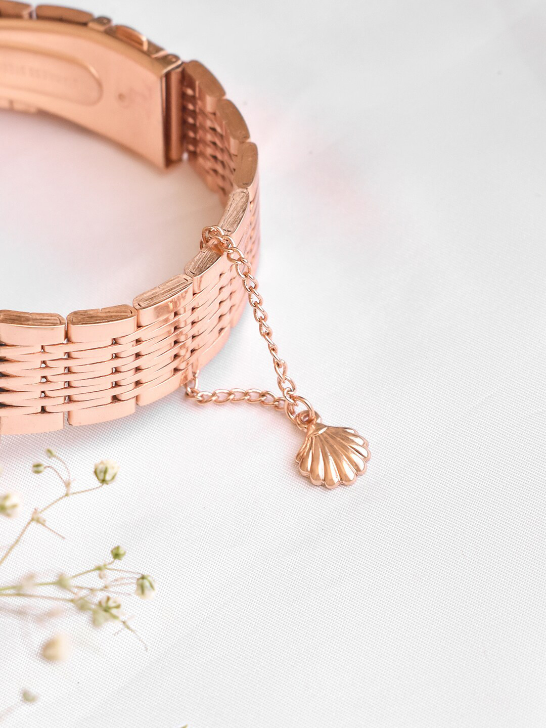 JOKER & WITCH Rose Gold Sea Shell Watch Charm