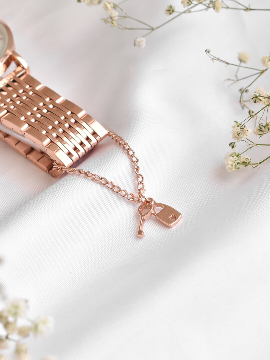 JOKER & WITCH Women Rosegold Toned Love Lock  Watch Charm