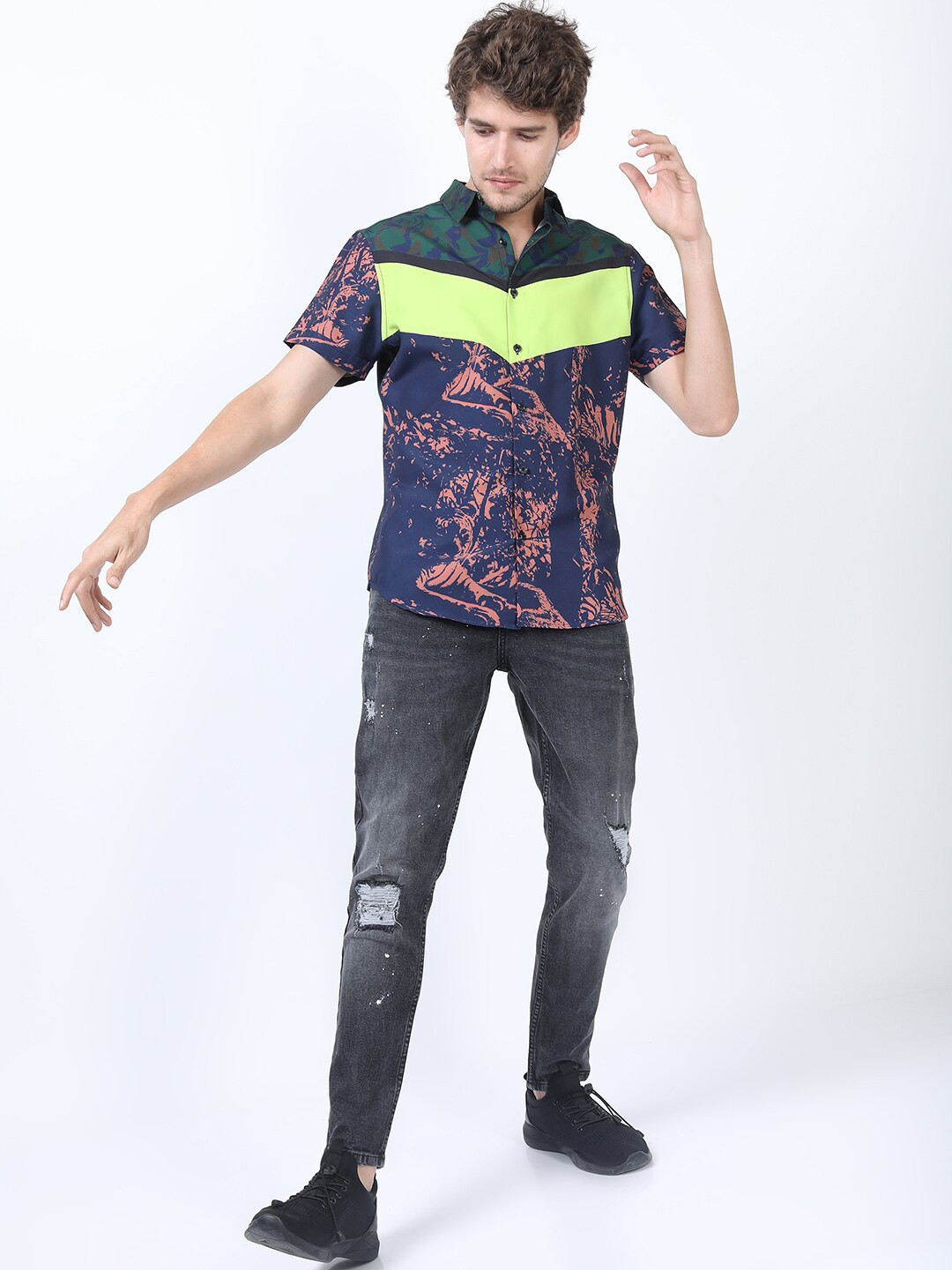 LOCOMOTIVE Men Grey Tapered Fit Mildly Distressed Heavy Fade Stretchable Jeans