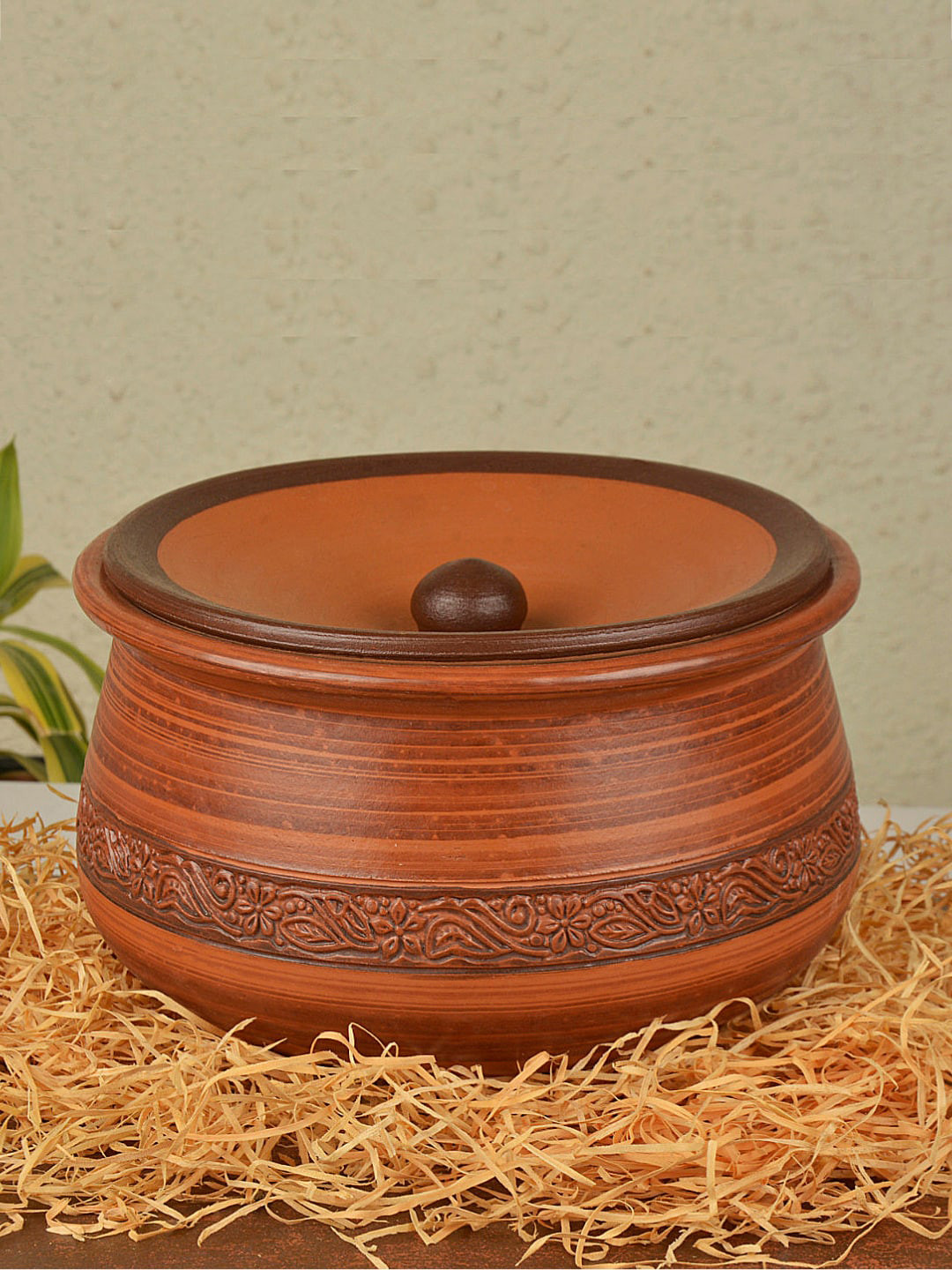 StyleMyWay Handcrafted Brown Earthenware Clay Handi With Lid For Cooking
