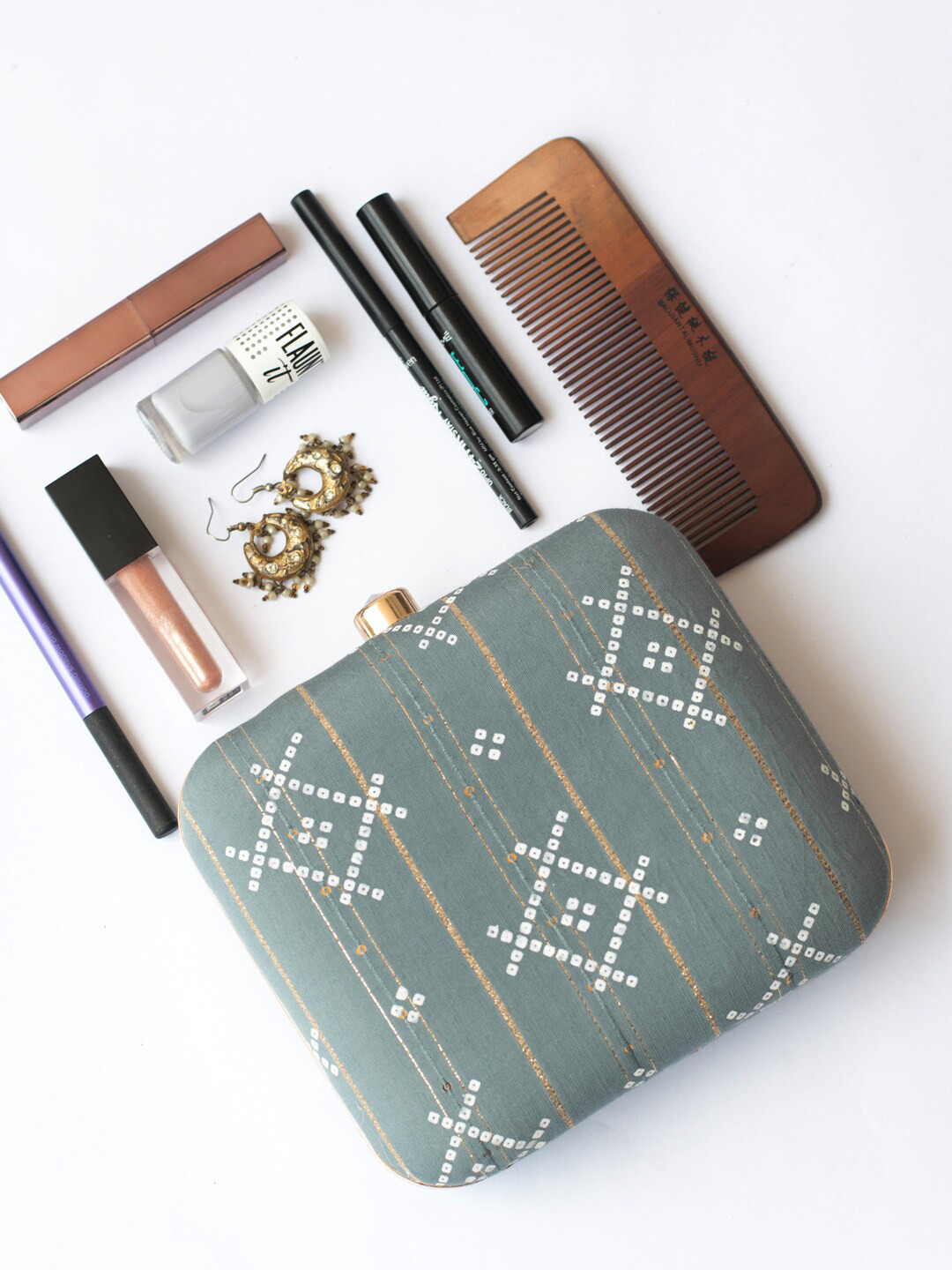 ARTKLIM Grey & White Embroidered Box Clutch