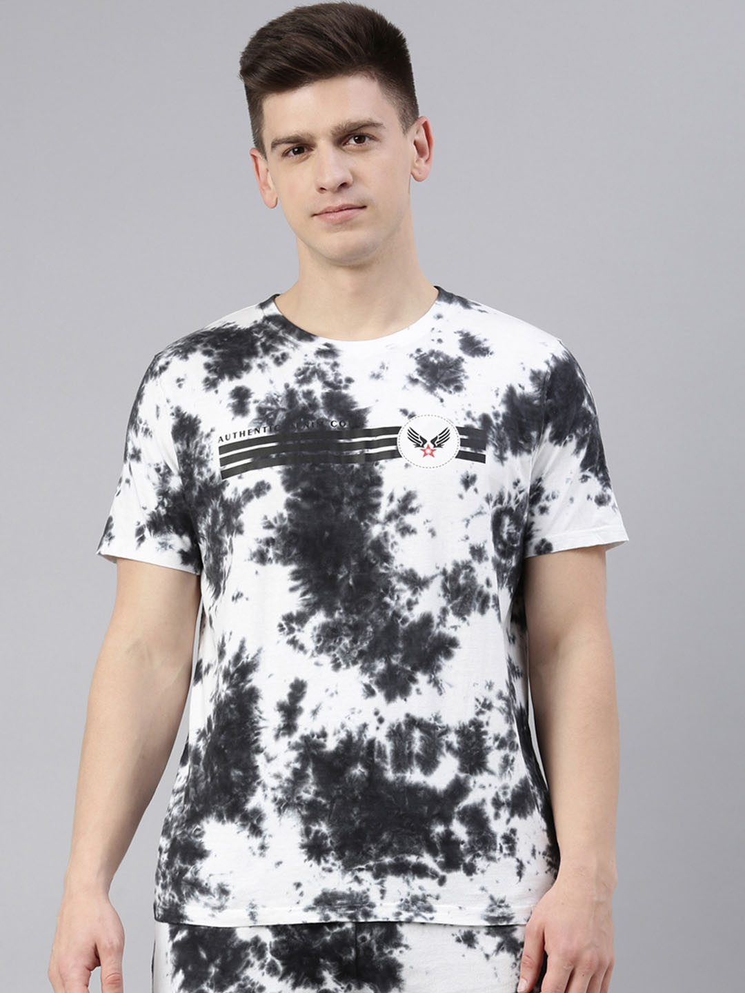 Joven Men Black & White Tie and Dye Printed Cotton T-shirt