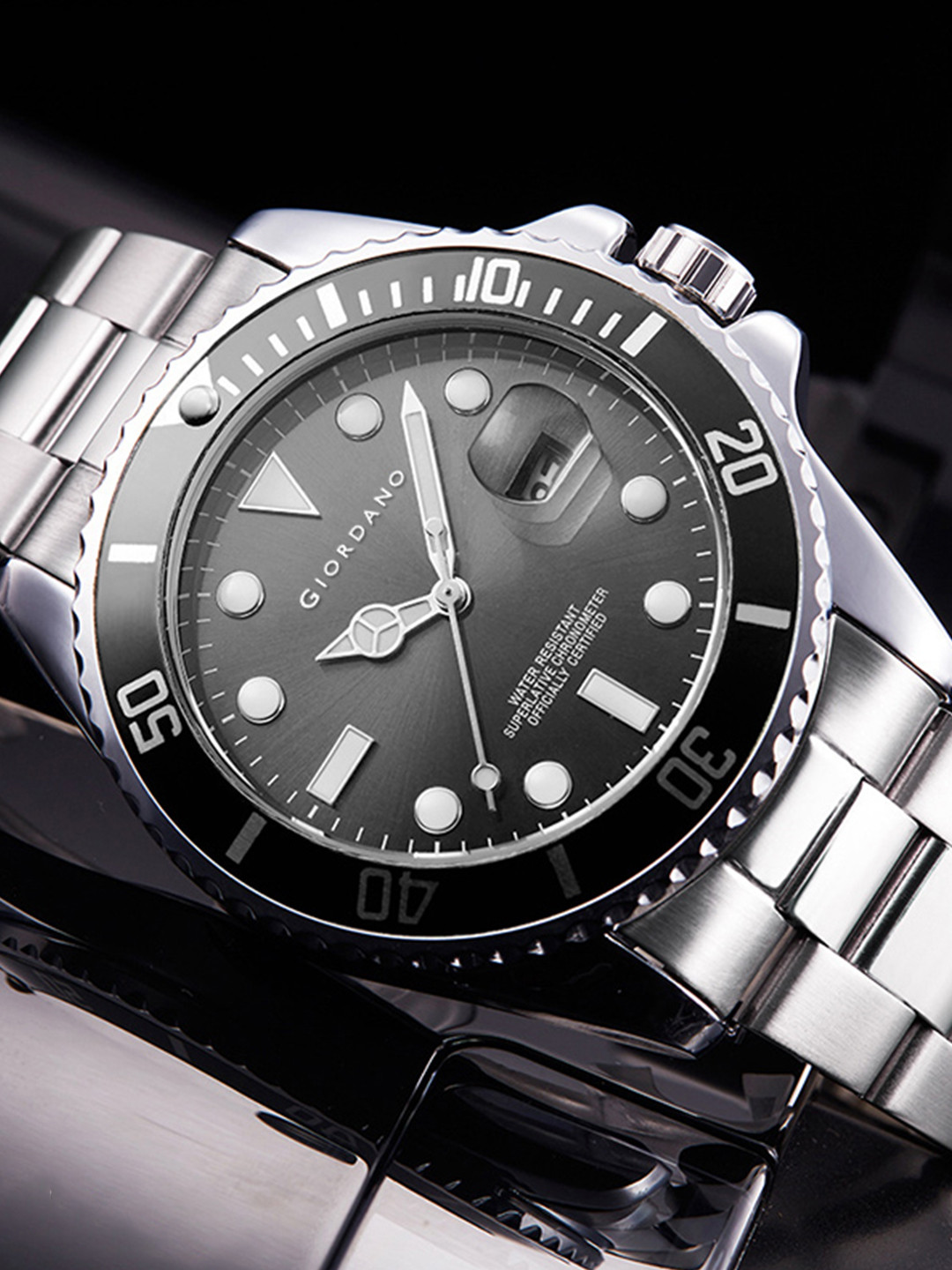 GIORDANO Men Black Dial & Silver Toned Stainless Steel Straps Watch GD-50006-11