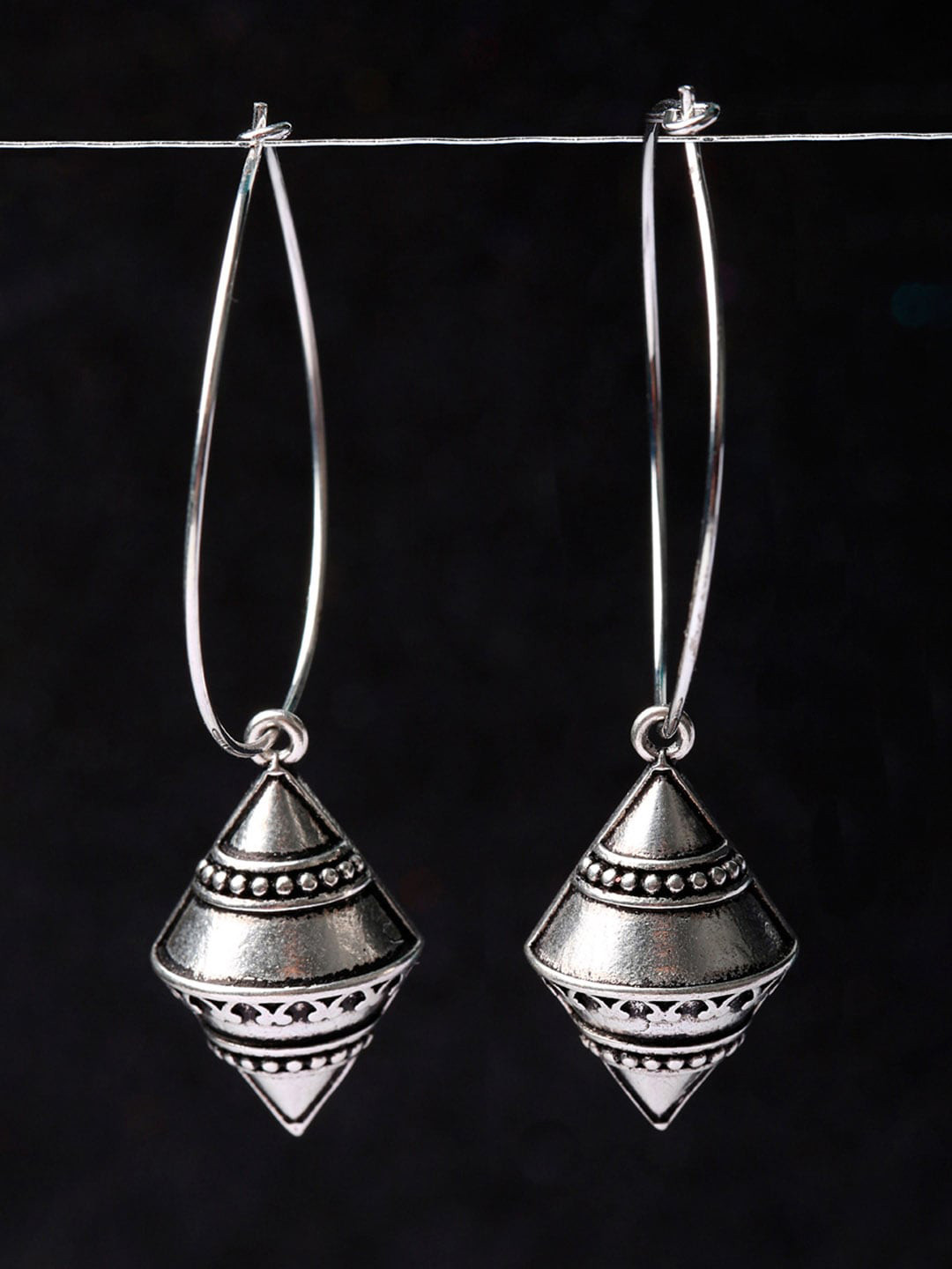 Leela Conch Shell Hoop Earrings