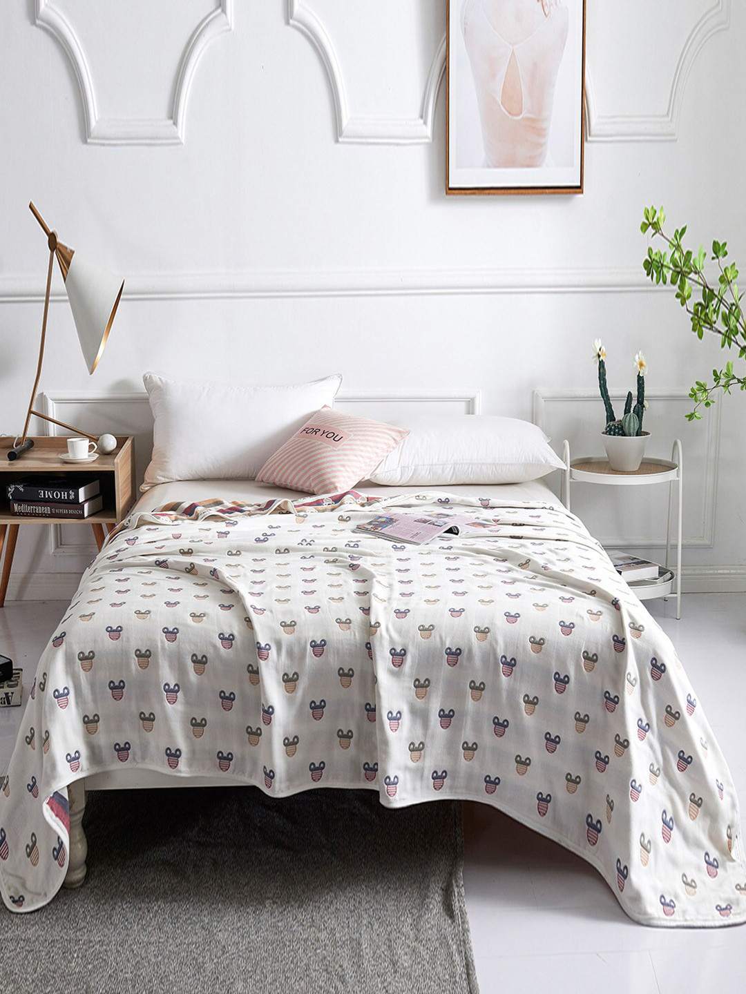 JC HOME White & Red Mickey Mouse Summer 350 GSM Crib Blanket