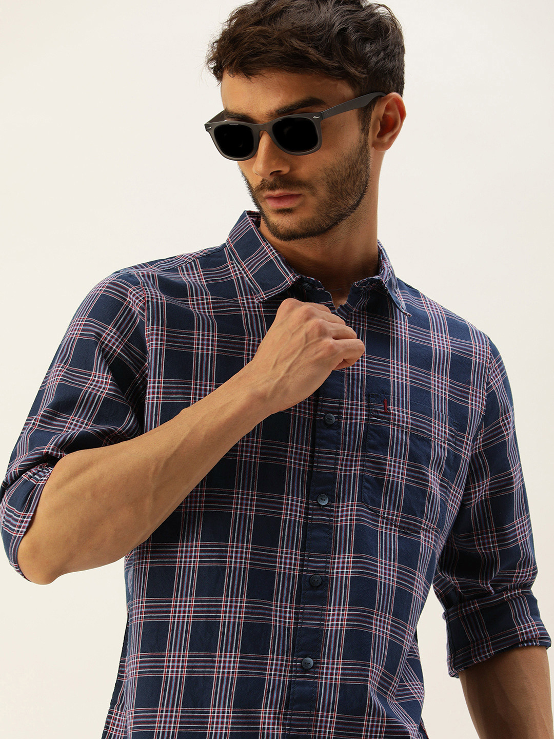 SINGLE Men Navy Blue And Red Slim Fit Checked Pure Cotton Casual Shirt