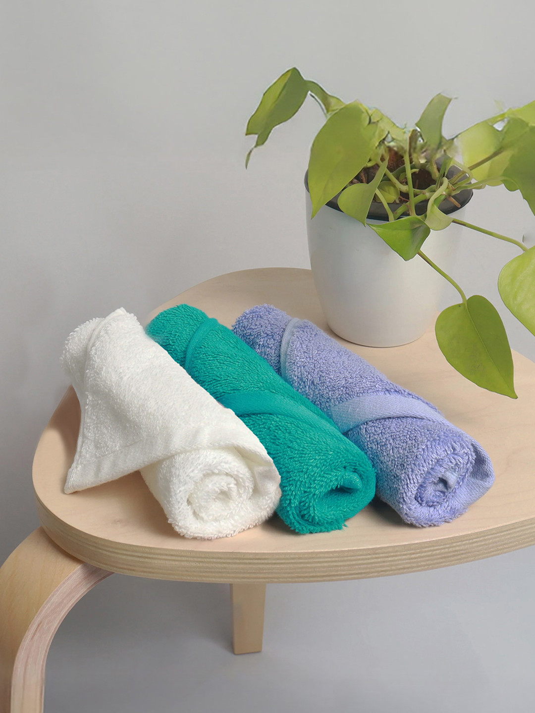 Heelium Unisex Pack of 3 Bamboo Super Soft & Quick Drying Face Towel