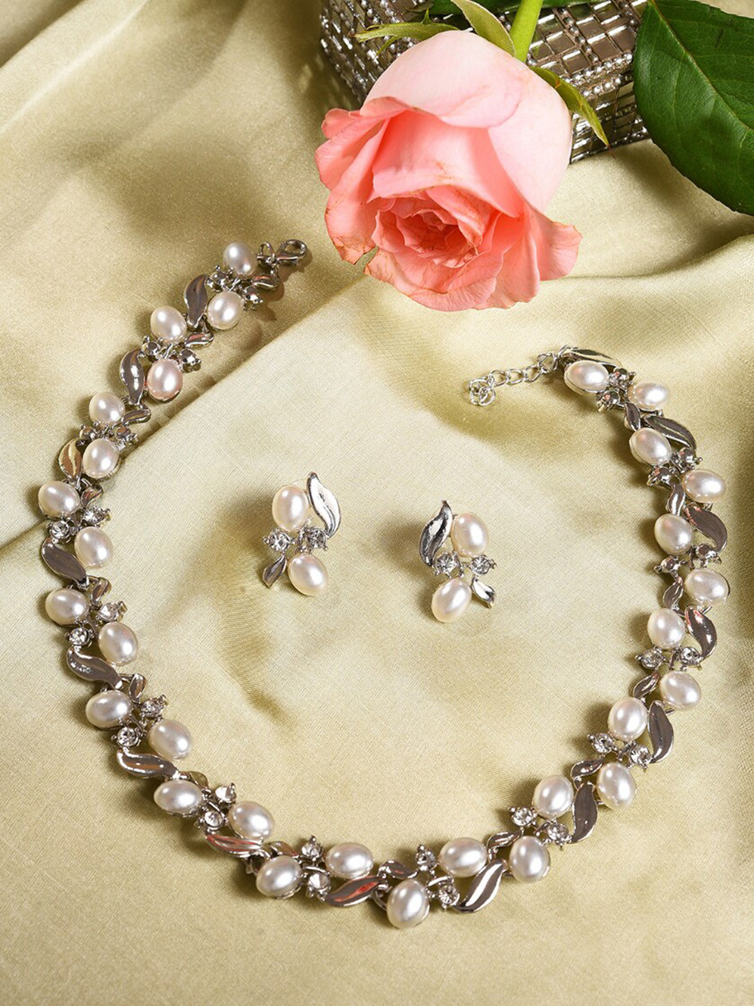 SOHI Silver Plated Pearls Necklace and Earring Set