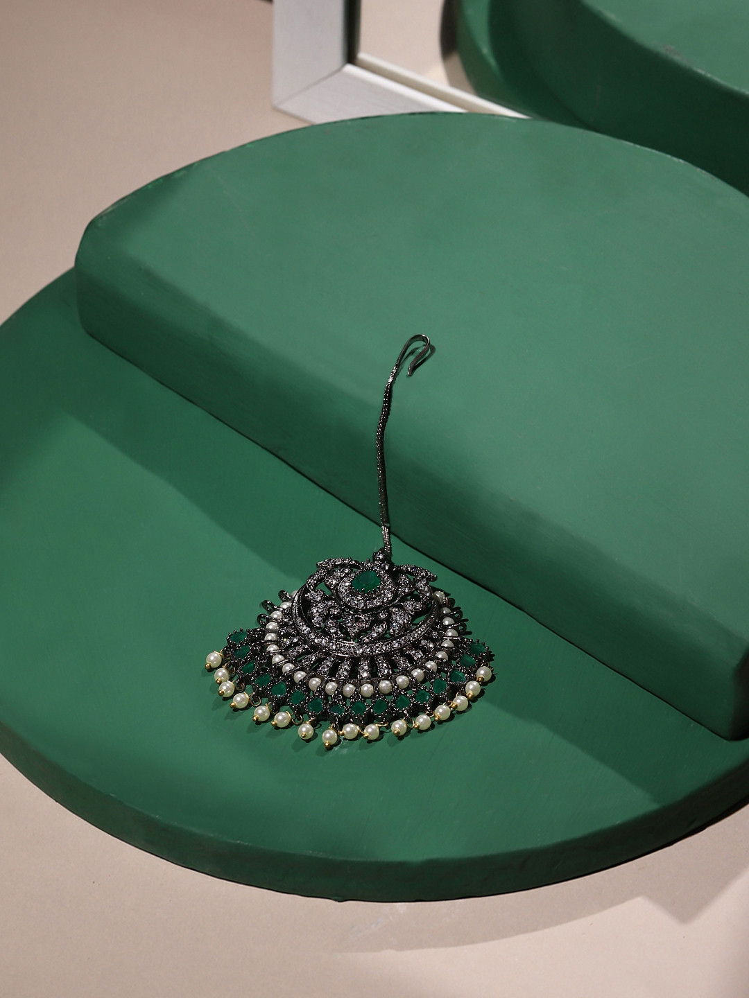 RITU SINGH Silver-Plated Green Kundan-Studded Maang Tikka