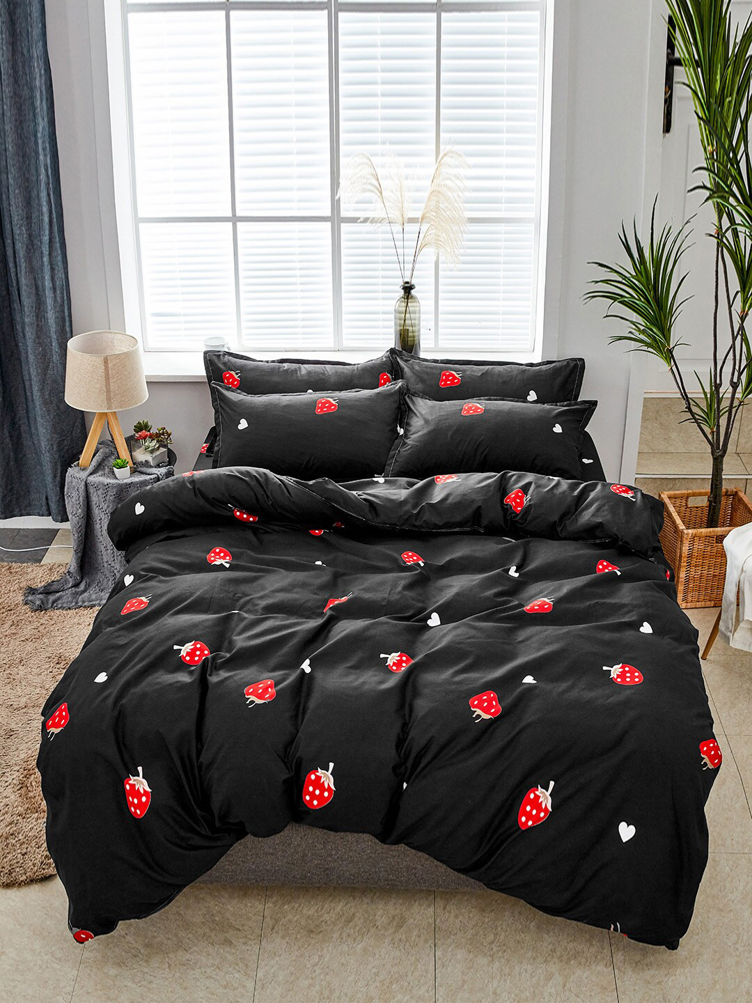 JC HOME Black & Red Printed Double King Bedding Set