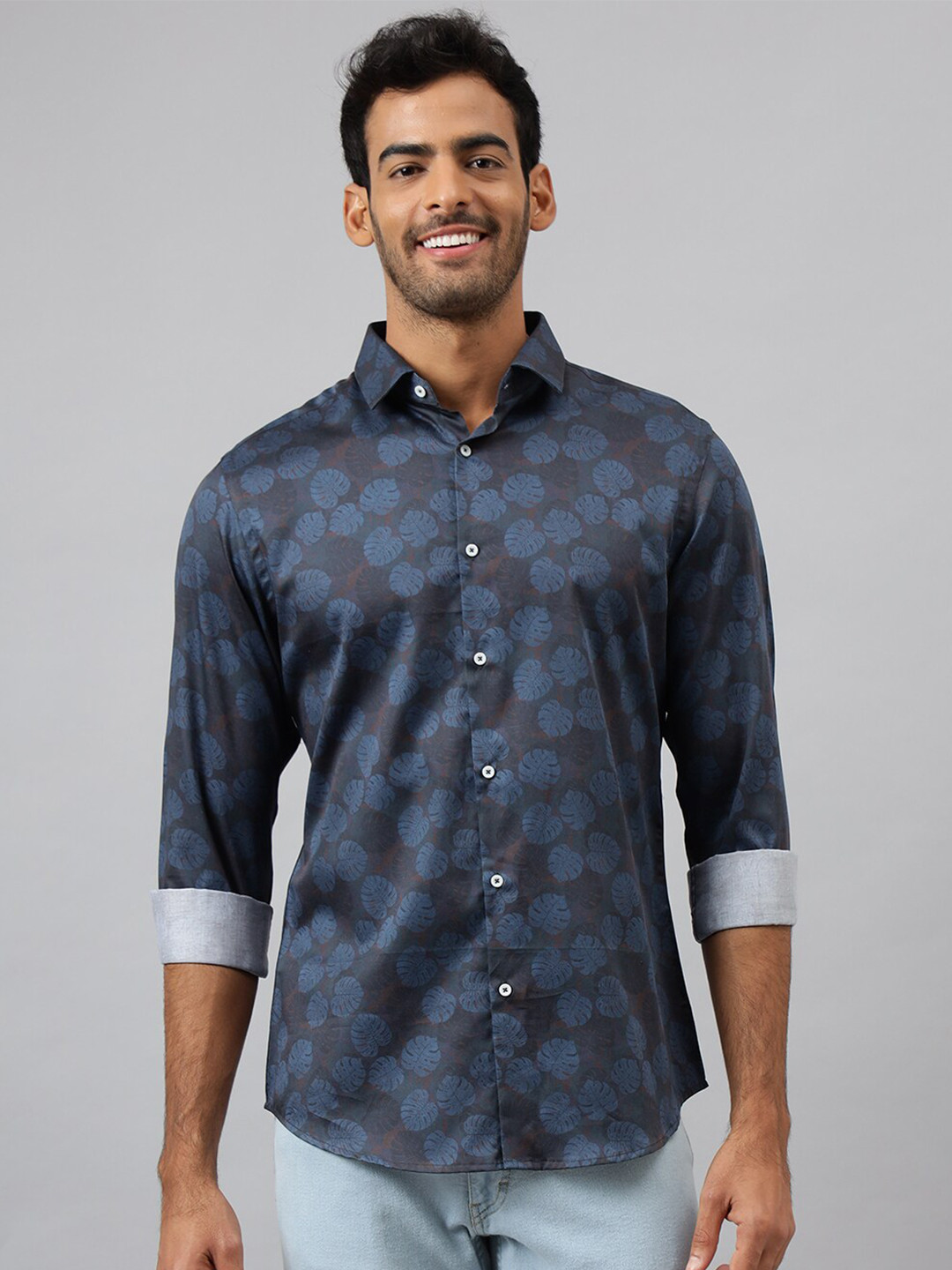 MR BUTTON Men Navy Blue Floral Printed Cotton Casual Shirt