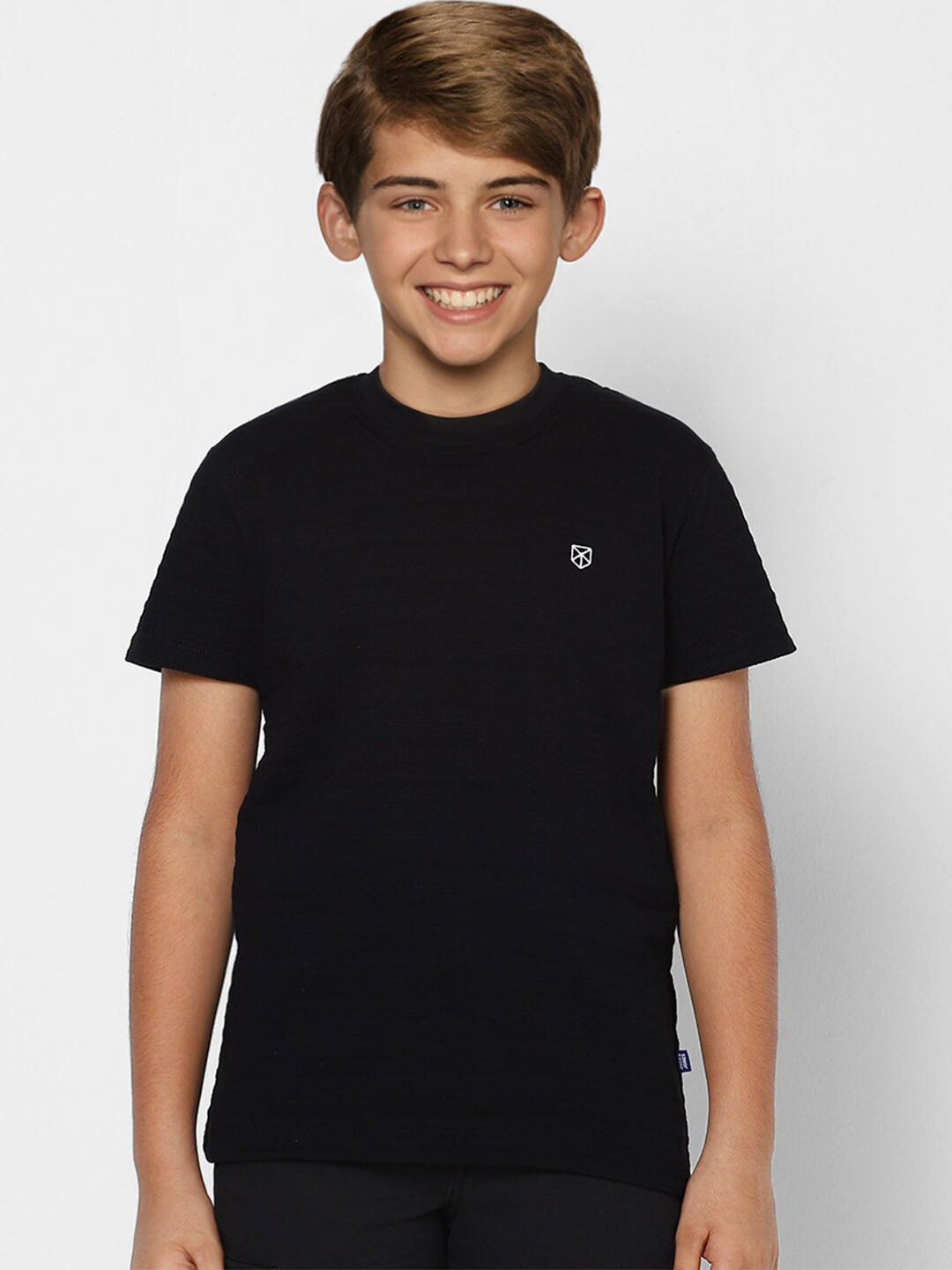 Jack & Jones Boys Black Solid T-shirt