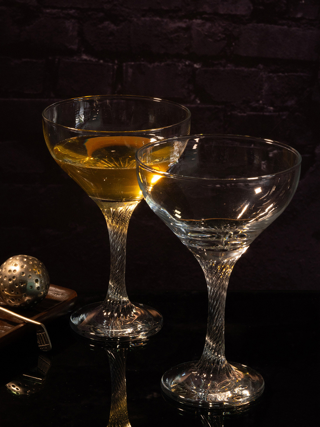 Pasabahce Set of 6 Transparent Glass Twist Wine Tumbler