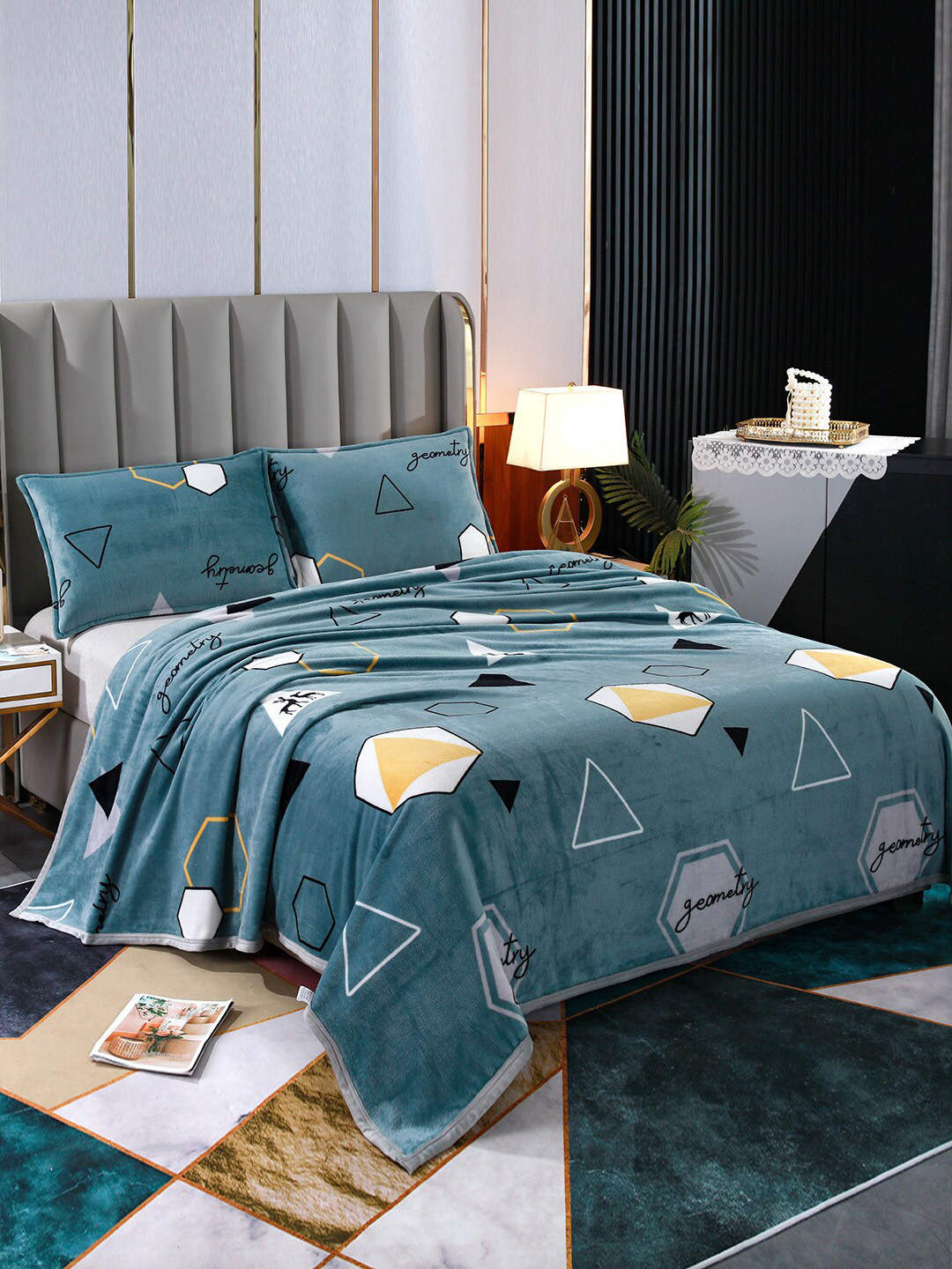 JC HOME Green & Yellow Geometric Summer 300 GSM Double Bed Blanket