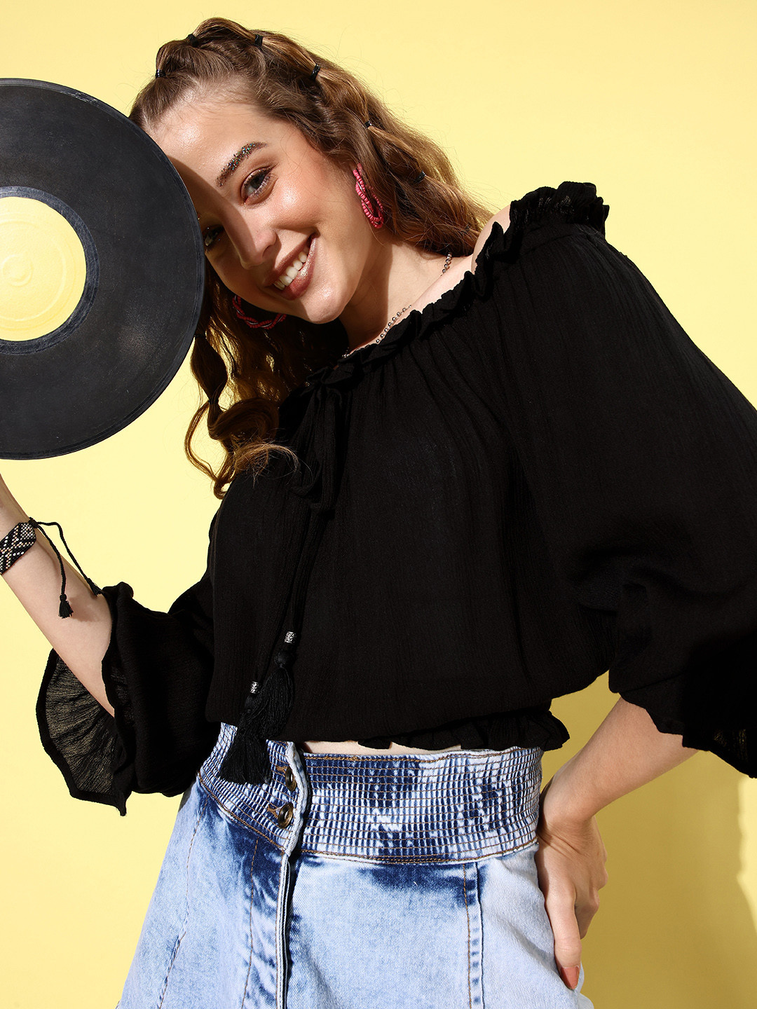QUIERO Women Black Solid Off-Shoulder Monochrome Bardot Crop Top