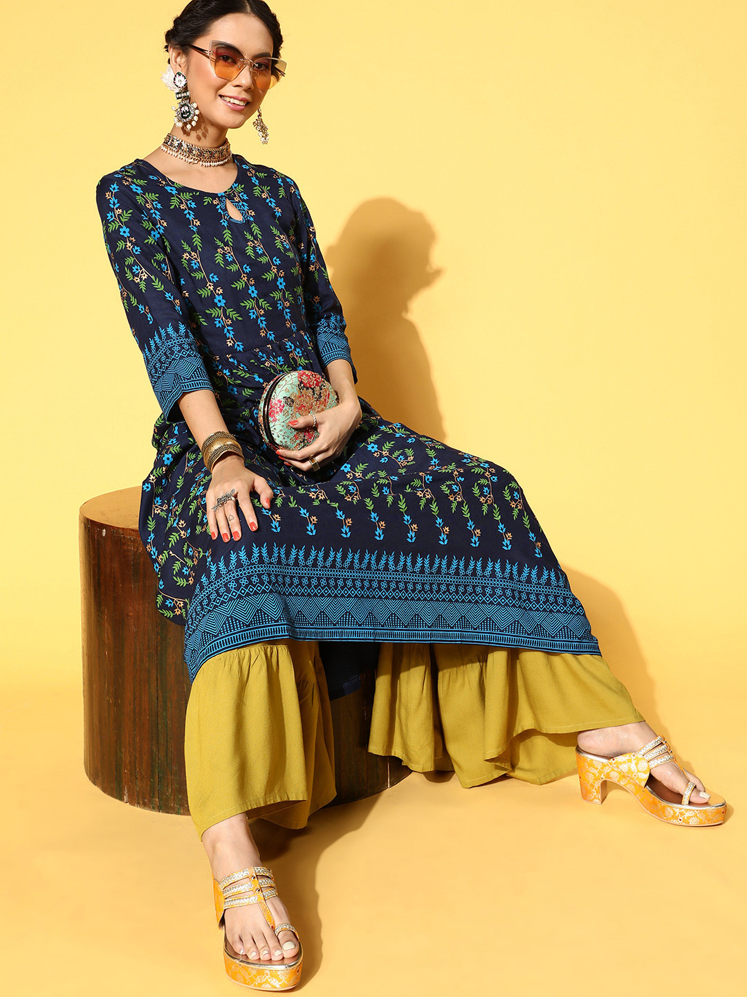 Blissta Women Classic Navy Blue Viscose Rayon Print Parade Kurta