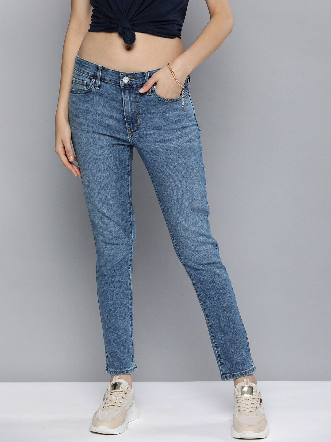 Levis Women Blue 711 Skinny Fit Heavy Fade Stretchable Jeans