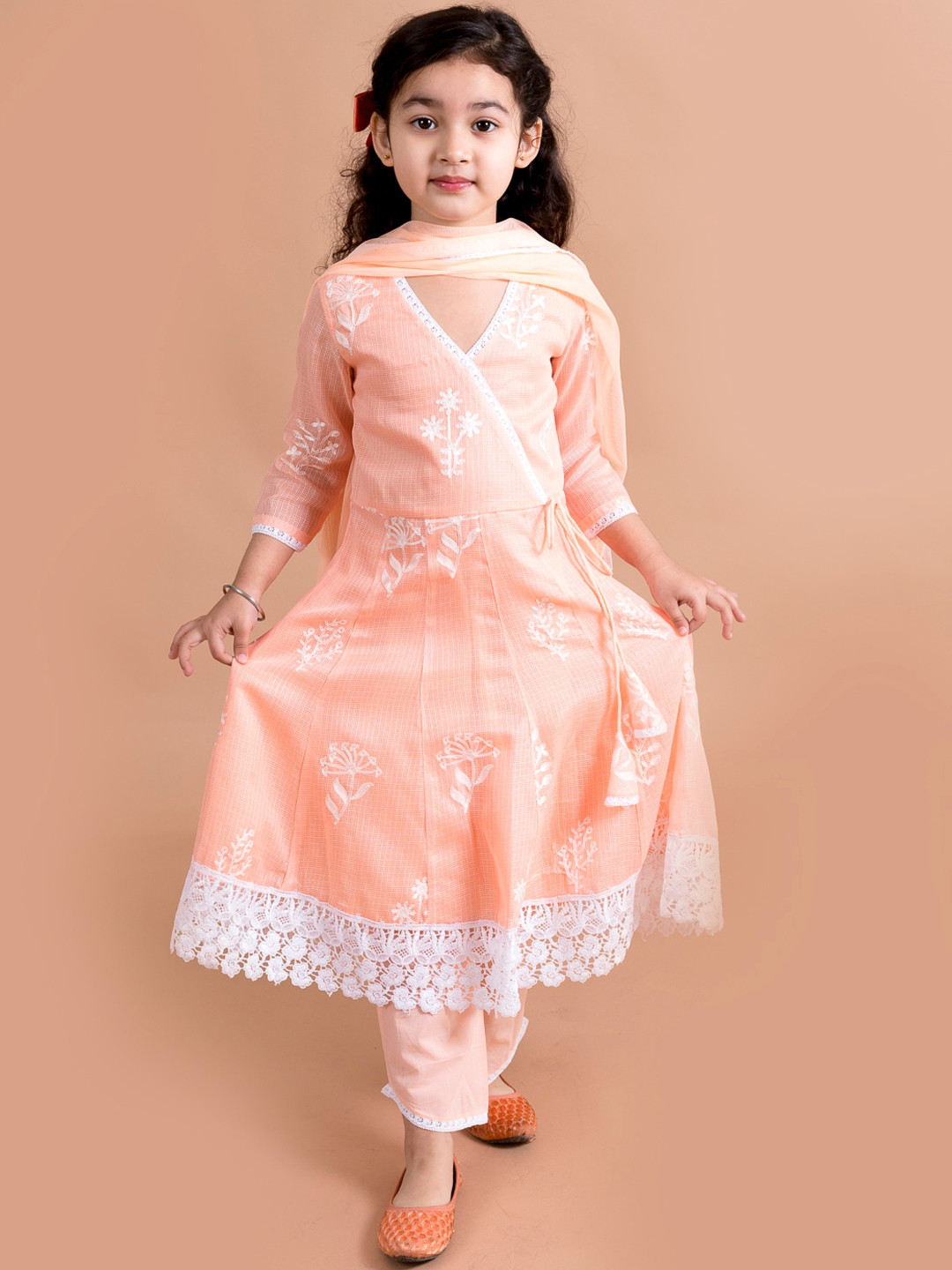 pspeaches Girls Peach-Coloured Floral Embroidered Angrakha Pure Cotton Kurti with Trousers & With Dupatta