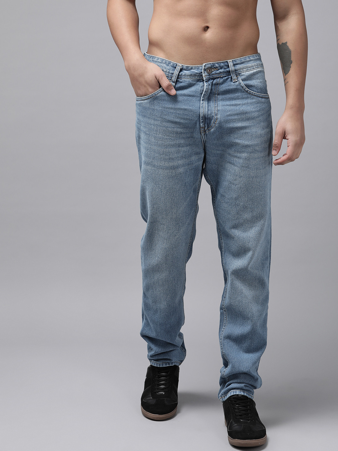 The Roadster Lifestyle Co Men 90'S Slim Fit  Cotton Light Fade Jeans