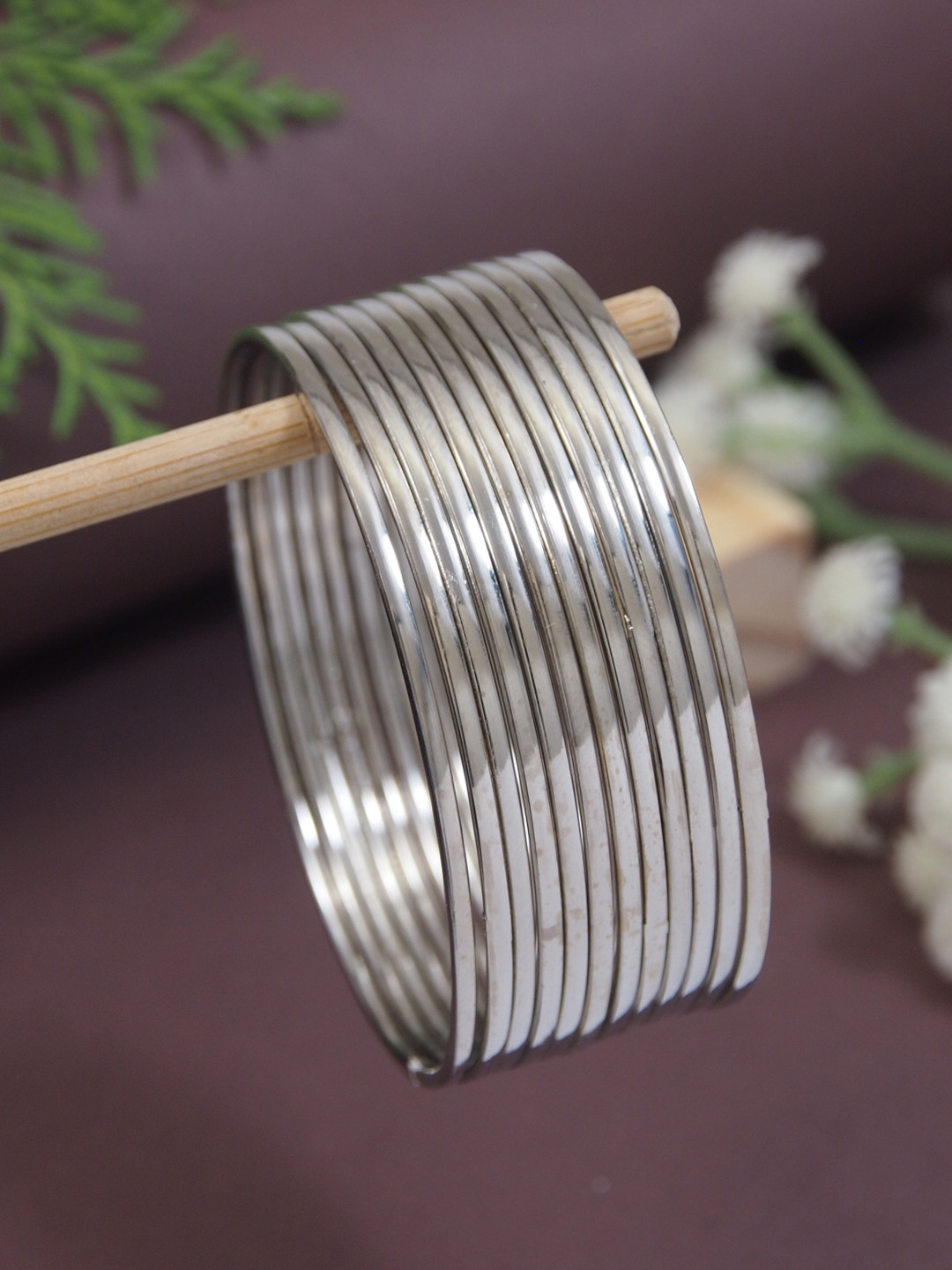 I Jewels Set of 12 Plain Silver Plated Bangles