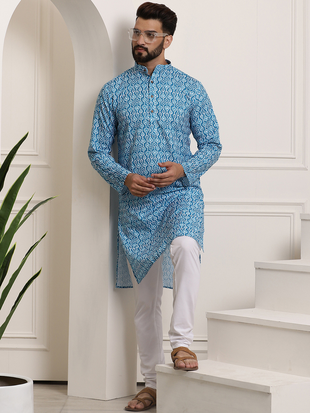 SOJANYA Men Turquoise Blue Printed Cotton Kurta with Churidar