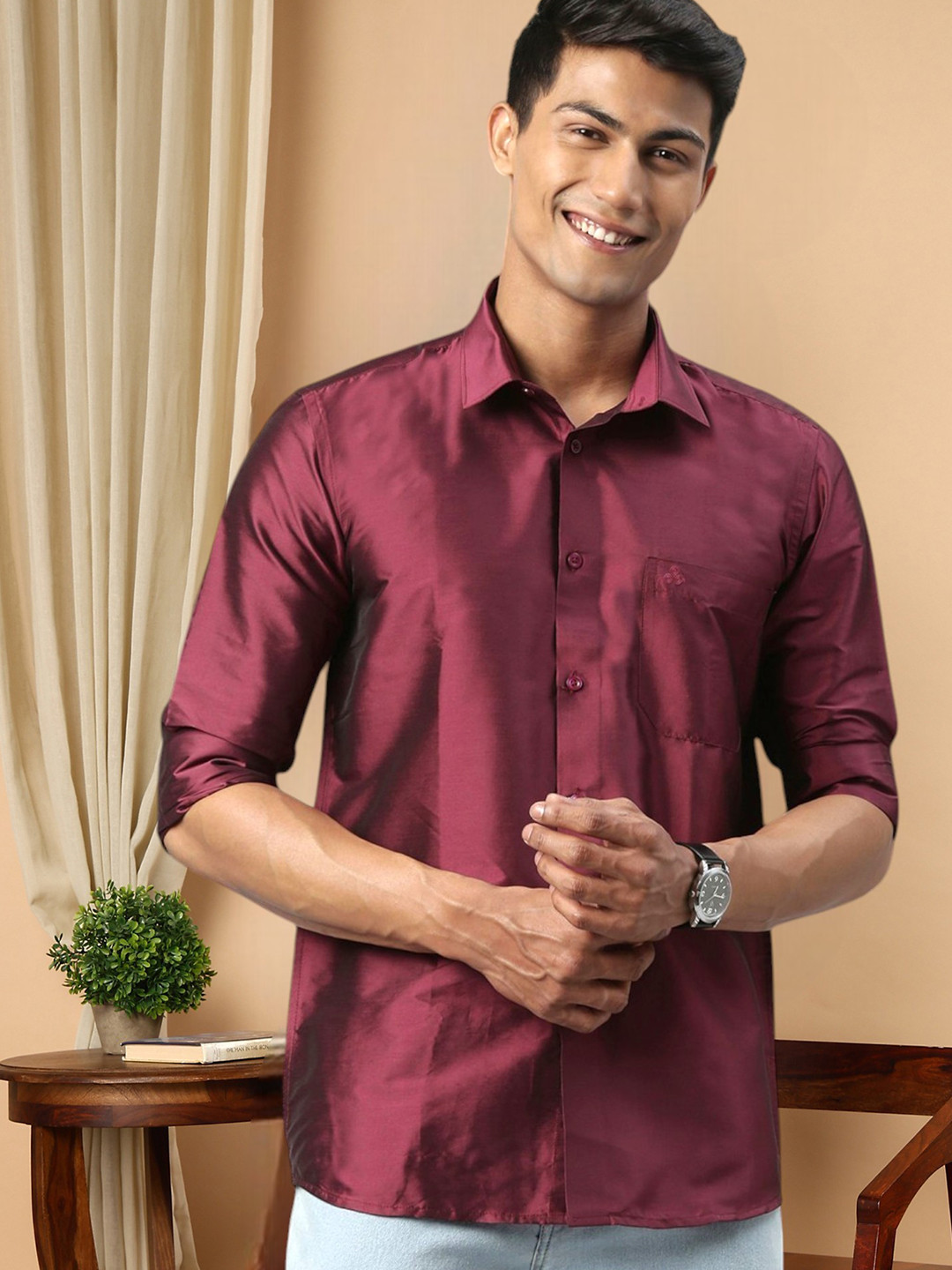 TATTVA Men Solid Burgundy Slim Fit Casual Shirt