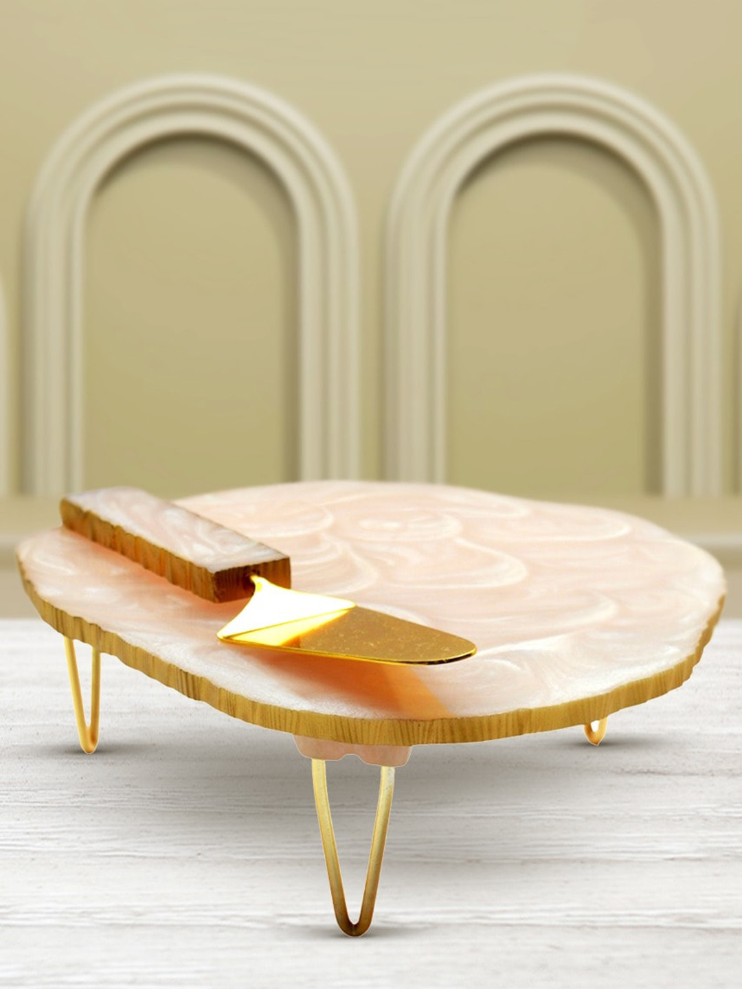 Tranquil square Brown & Golden Tone Printed Cake Stand And Server