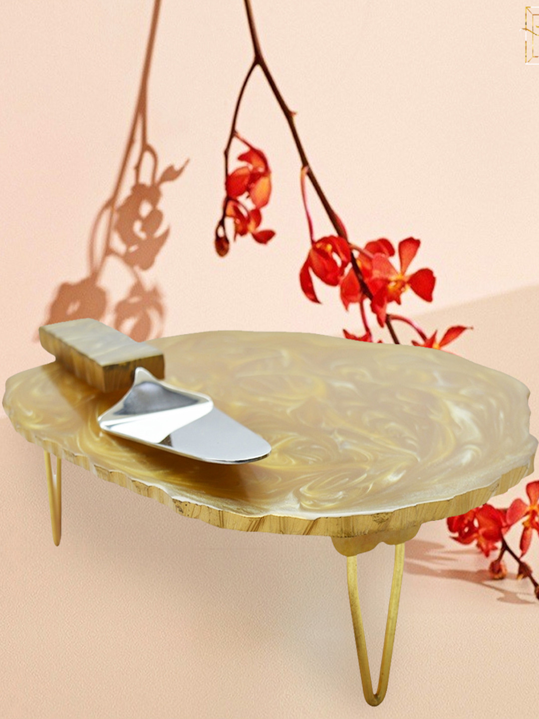 Tranquil square Gold-Toned Cake Stand & Server
