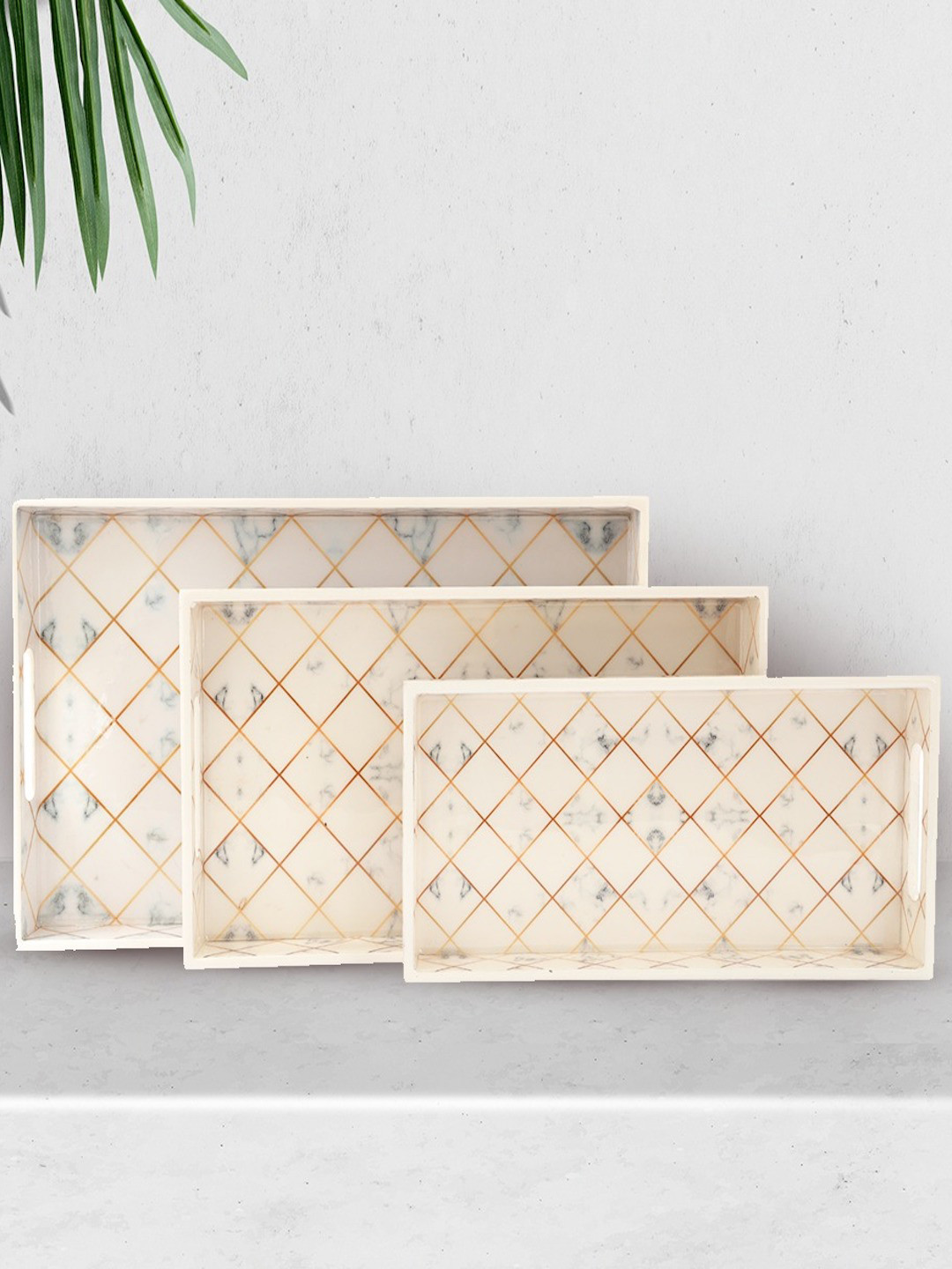 Tranquil square Set of 3 White Printed Wooden Serving Trays