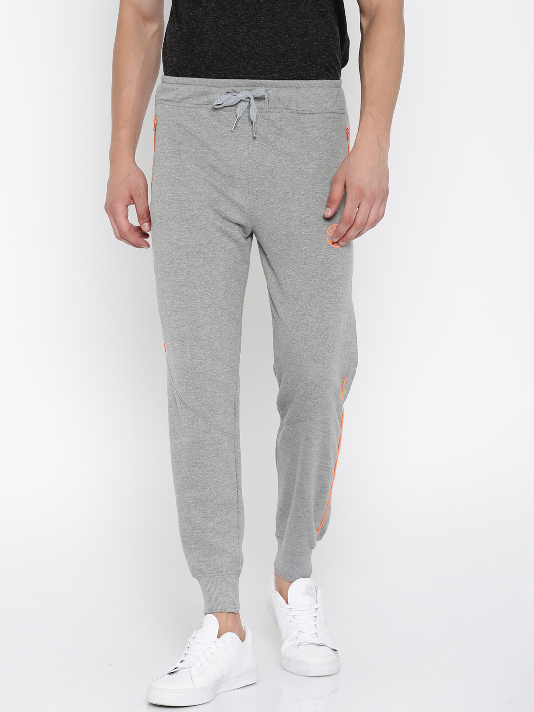 what to wear with grey joggers guys