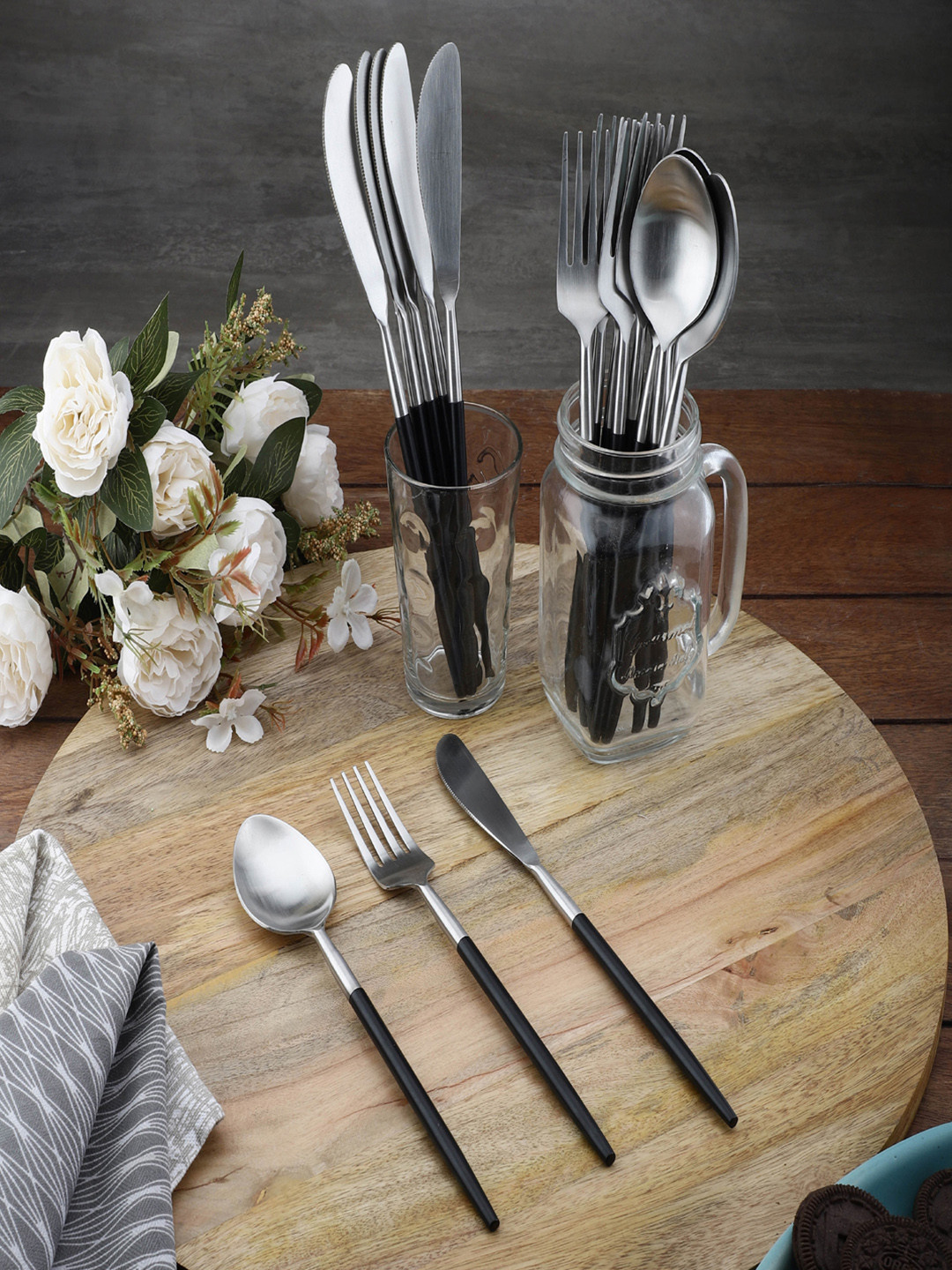 VarEesha Black 18 Pcs Radiant Steel Cutlery Set