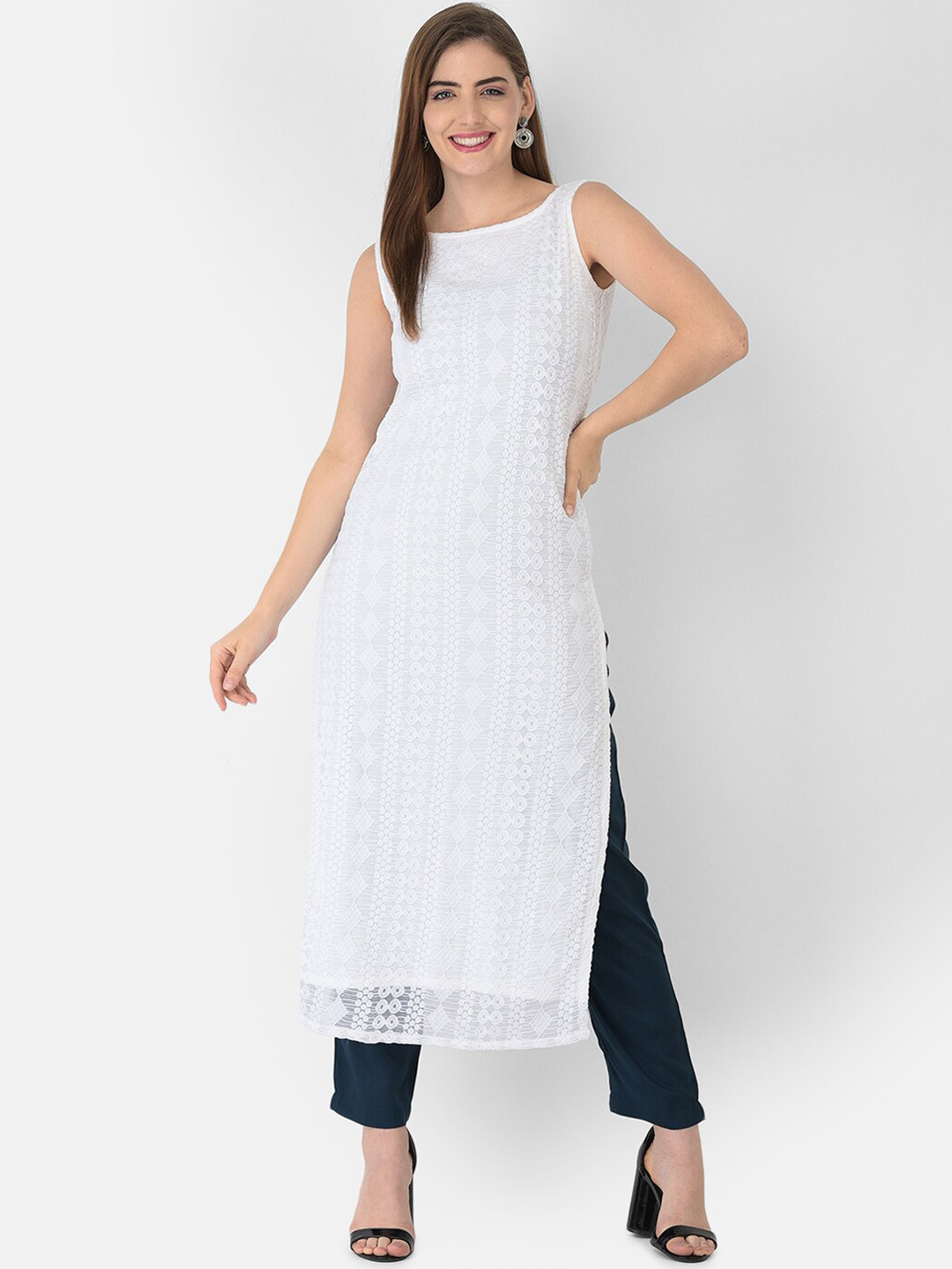 Ojjasvi Women White Geometric Lace Kurta