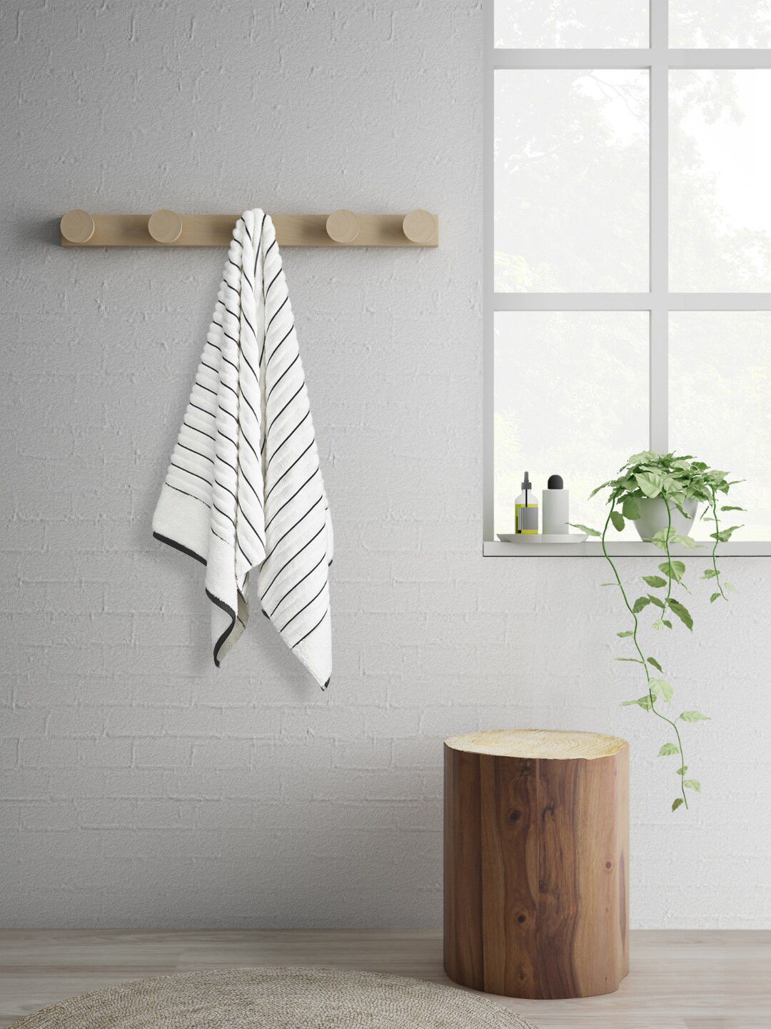 SPACES Unisex White Bath Towels