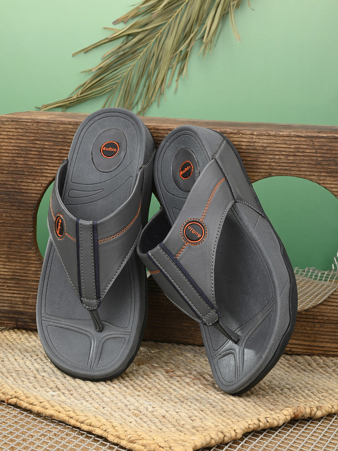 SOFTIO Men Grey Flatform Sandals