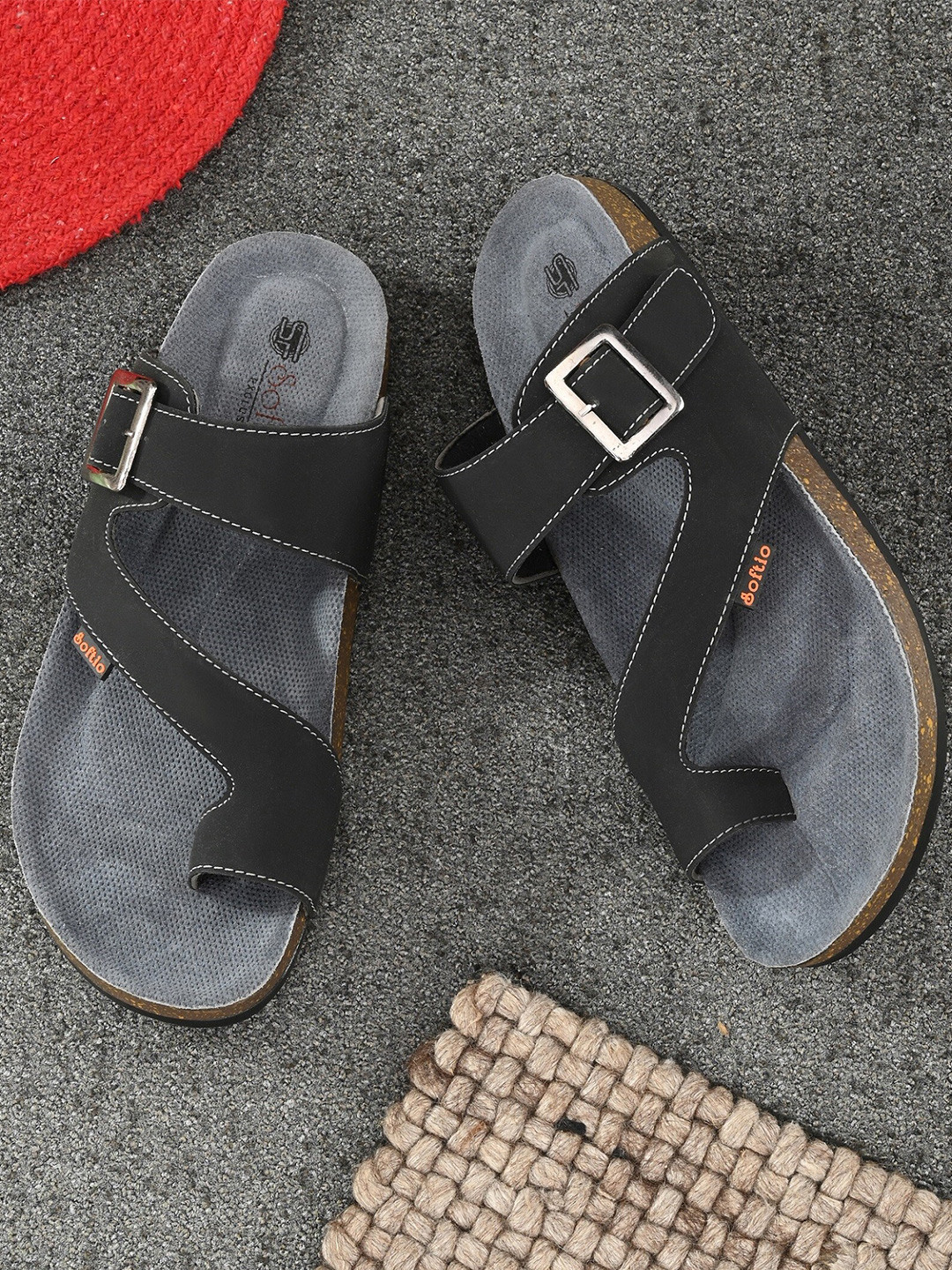 SOFTIO Men Black Synthetic Leather Casual Slipper