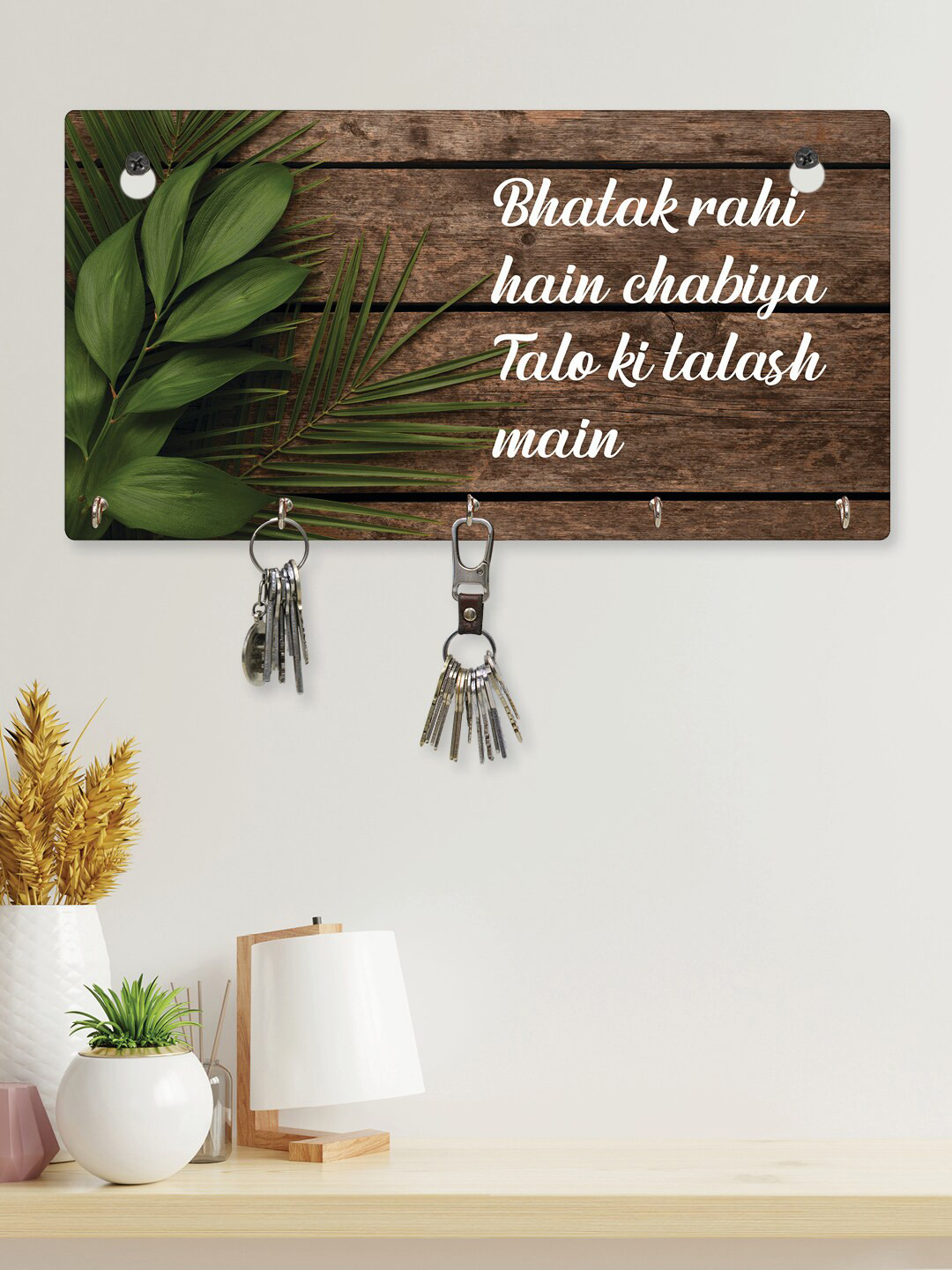 RANDOM Set of 2 Brown & White Life Quotes Printed Wall Hanging Key Holders with 5 Hooks