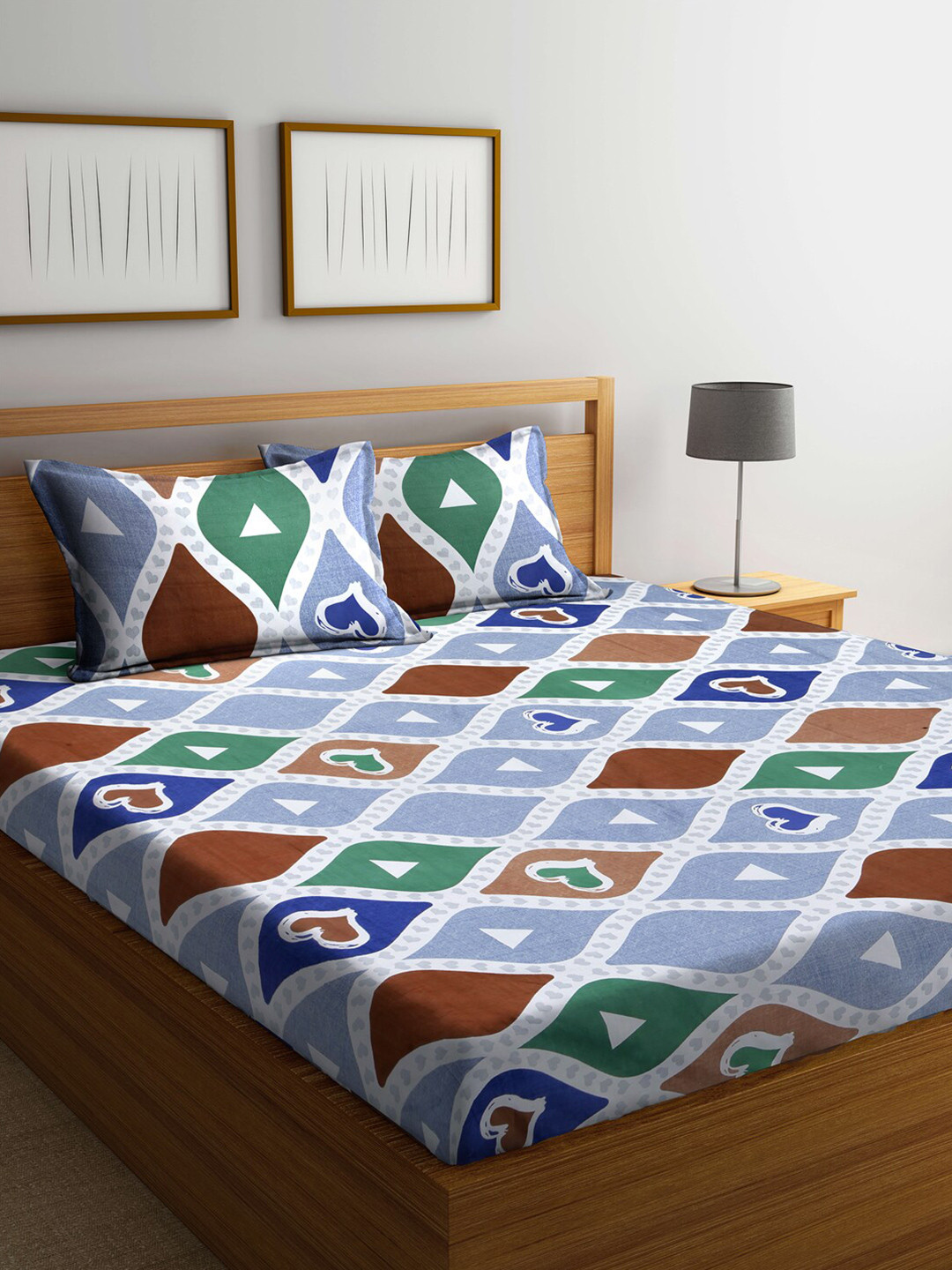 KLOTTHE Carnival Multicoloured Geometric Cotton 300 TC King Fine Bedsheet with 2 Pillow Covers-98 x 87 inches