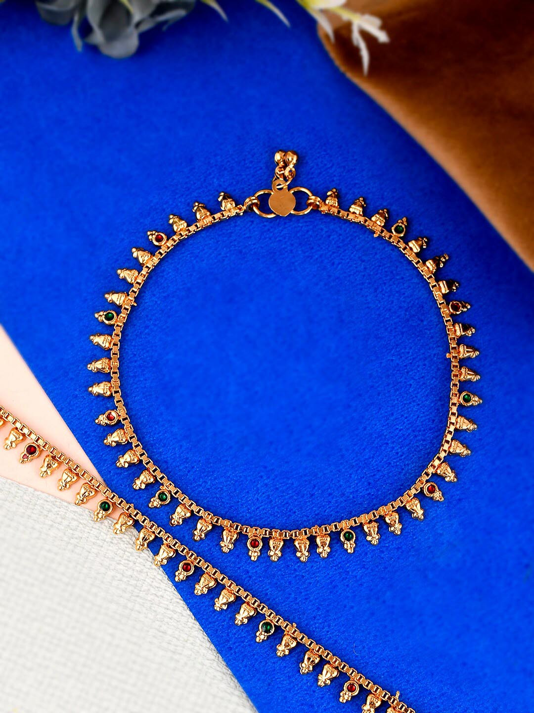 Silvermerc Designs Women Green & Red Gold-Plated Chain Anklets