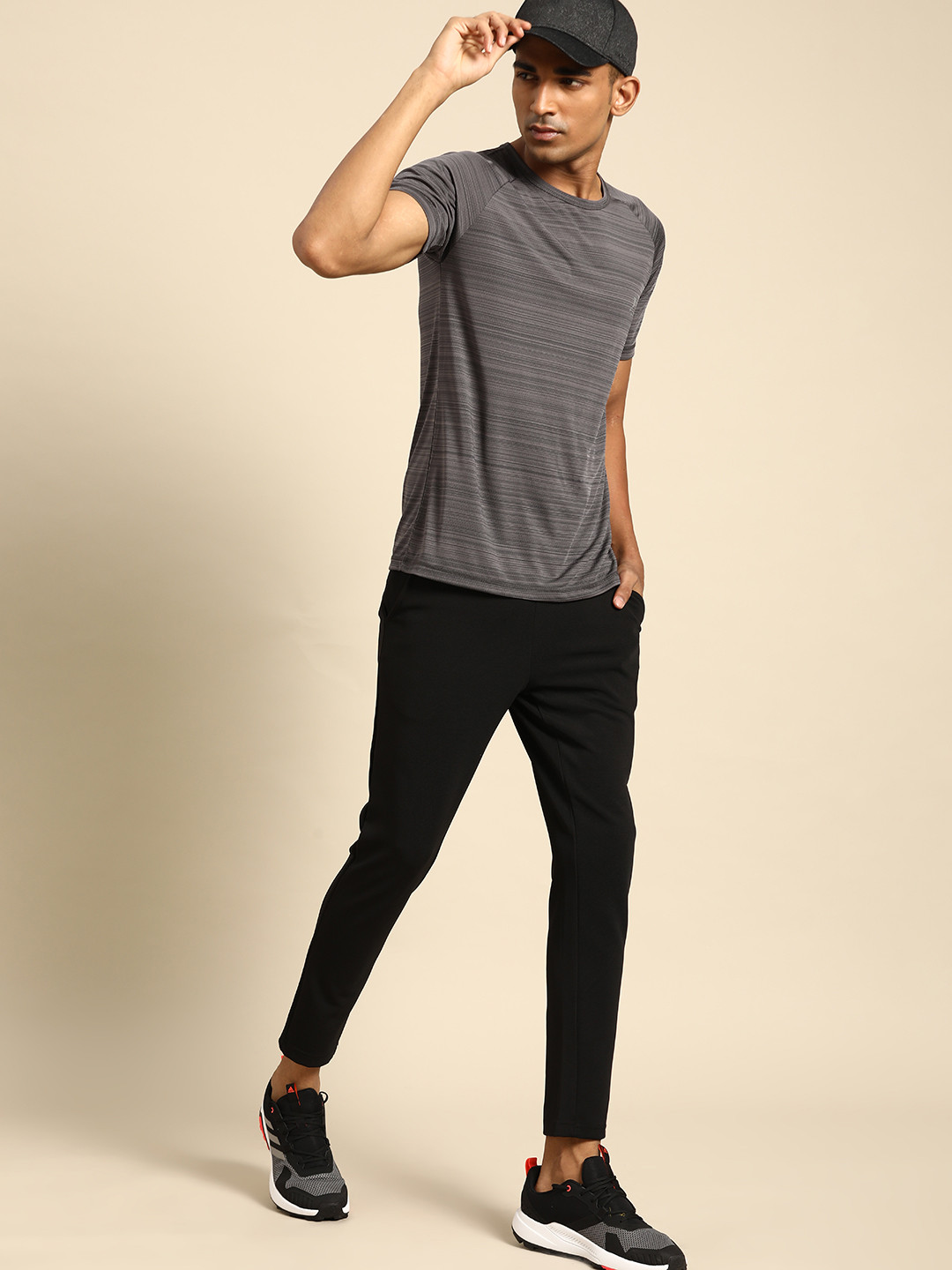 ARMISTO Men Charcoal Grey Textured Dri-FIT Training or Gym T-shirt